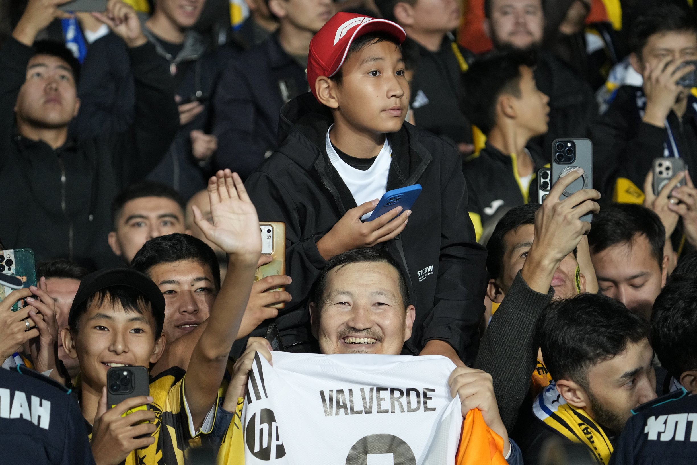 チャンピオンズリーグの歴史の中で最も不均衡な試合は、カザフスタンで行われました。リアルは13時間飛行し、5ゴールを決め、カジュラットは楽しんだ – 日記n