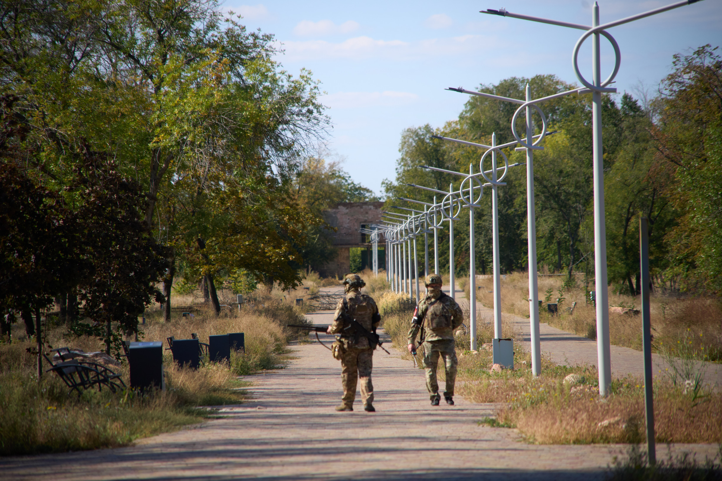 Vývoj bojov (1320. deň): Dokument ukazuje ruské jatky. Robíme to pre rodinu, hovoria Rusi, ktorí idú dobrovoľne na smrť
