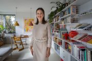Vysnívaná knižnica maliarky Dominiky Žákovej: Namiesto masívneho dreva má švédsky policový systém