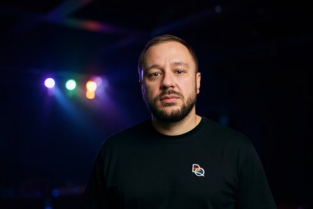 O festival nikdy nebol taký veľký záujem ako teraz, keď sa naň útočí, vraví riaditeľ Drama Queer Róbert Pakan