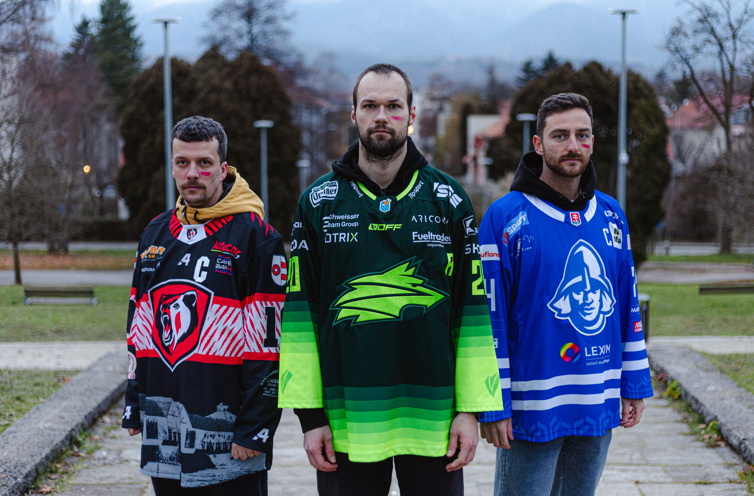 Športový newsfilter: Na násilie na ženách upozornili aj hokejisti extraligy, kde násilníkov prijali