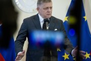 Európska komisia začala konanie voči Slovensku pre novelu ústavy. Prosím, neplašte, reaguje Fico