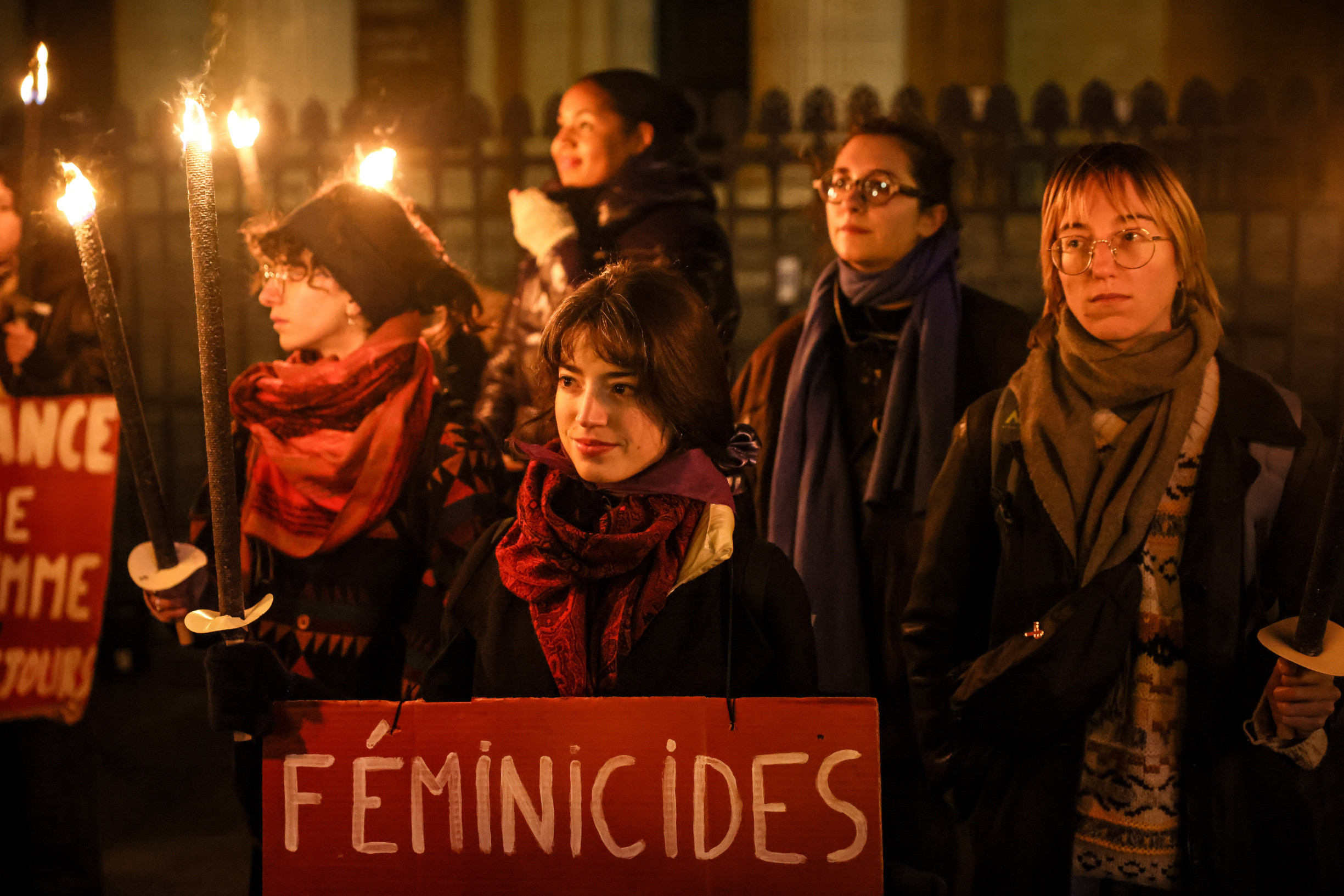 V počítači mal adresár Experimenty. Francúzsky úradník dával potajme ženám prášky, aby sa pomočili