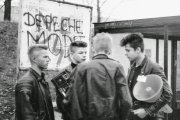 Tristo strán a tristo fotografií o jednom koncerte. Kniha o skupine Depeche Mode pripomína jej pražské vystúpenie v roku 1988