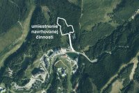 Zalesnené územie Nízkych Tatier, kde sa chystá výstavba nového apartmánového komplexu. Vizualizácia - ISO Invest 