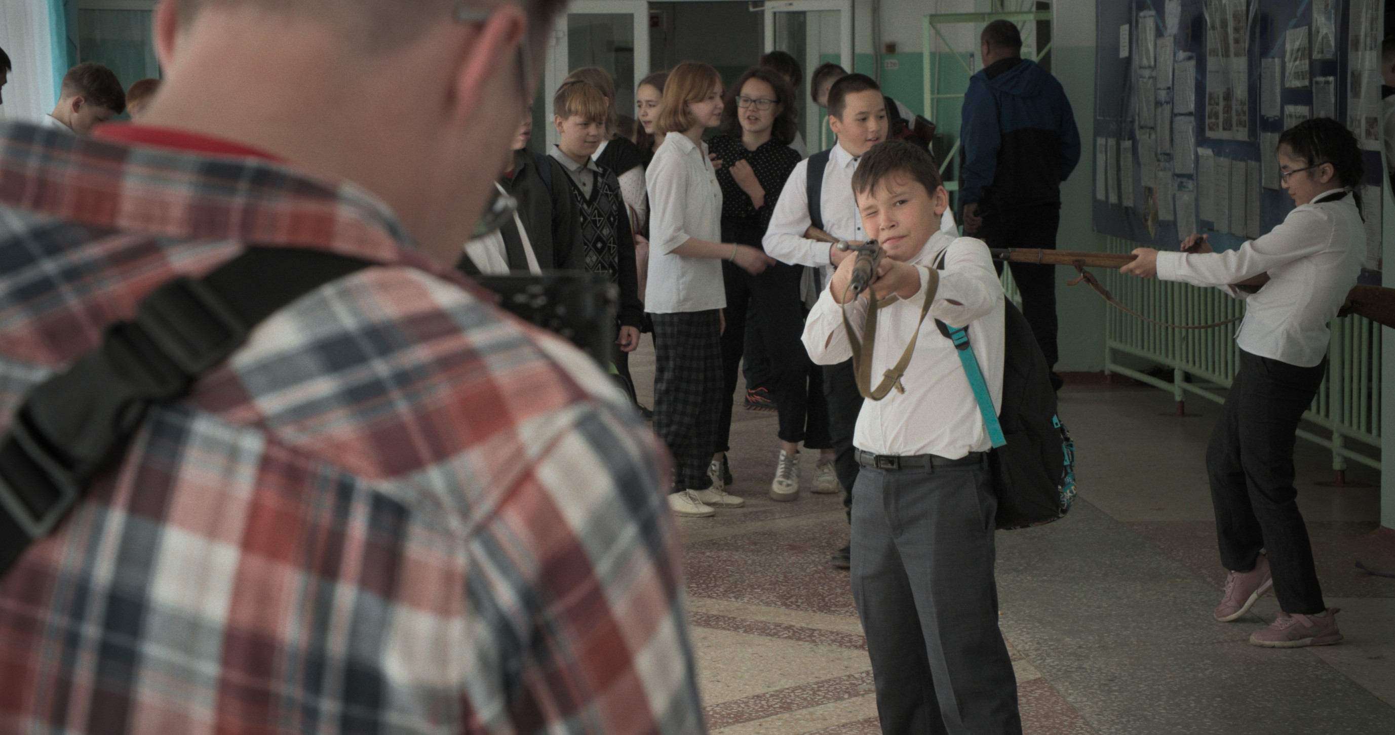 Pán Nikto proti Putinovi – ruský učiteľ nakrútil svedectvo o&nbsp;snahe režimu vymývať mozgy školákom po invázii na Ukrajinu