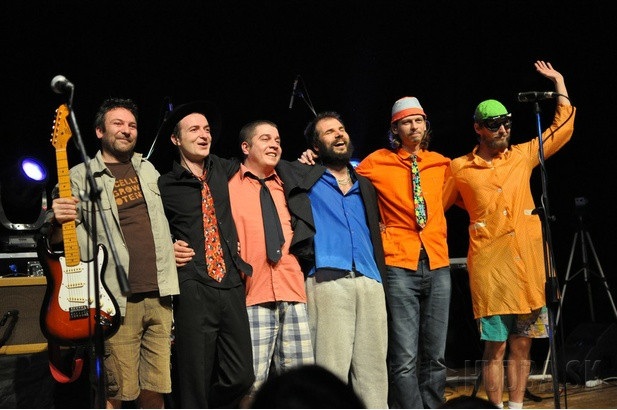 „Ta toto nie je možné“ – skupinu Chiki liki tu-a čaká tisícpäťstý koncert, vráti sa tam, kde začínala