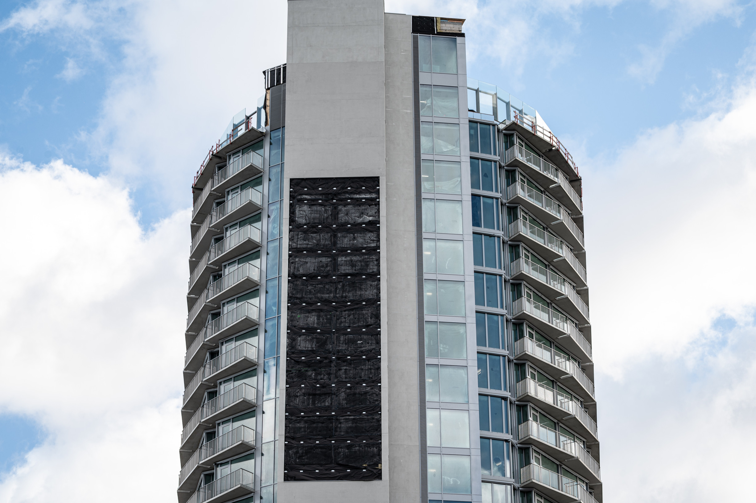 Bratislavská Kukurica bude Kaliňákovým Dubajom, len účet za nábytok ide do miliónov