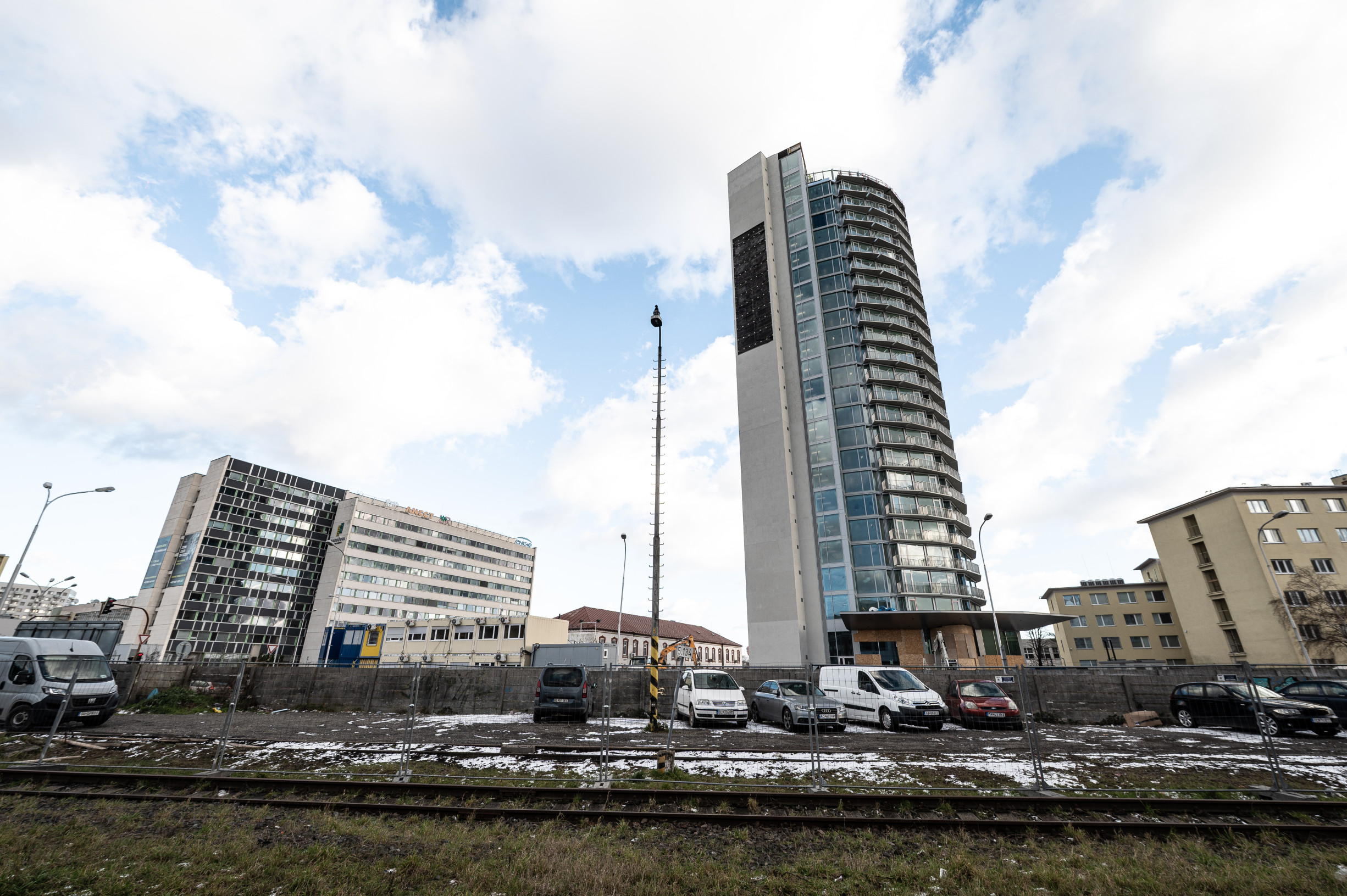 Kaliňák obhajuje miliónové vybavenie Kukurice. Nové sídlo ministerstva je podľa neho „vlastne zadarmo“