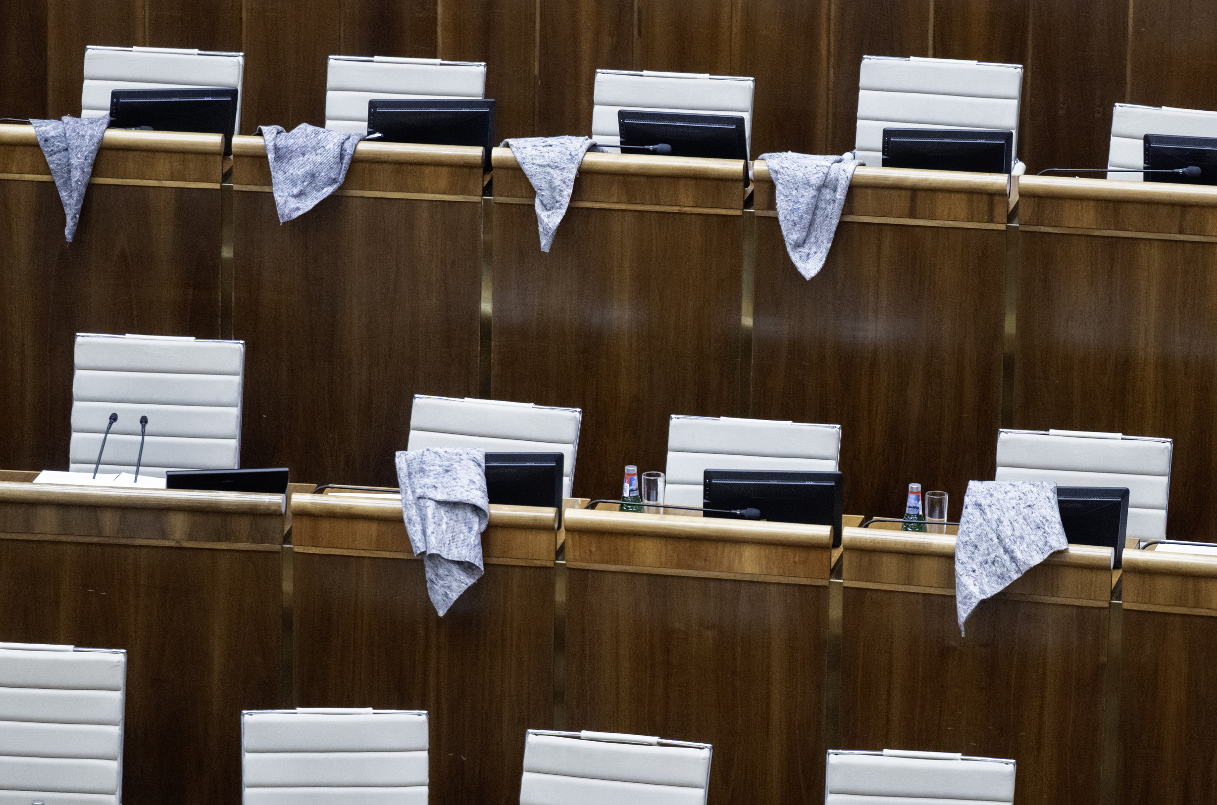 Hlas nechcel byť handrou koalície, teraz Ráža podržal a&nbsp;chváli ho ako jedného z&nbsp;top ministrov