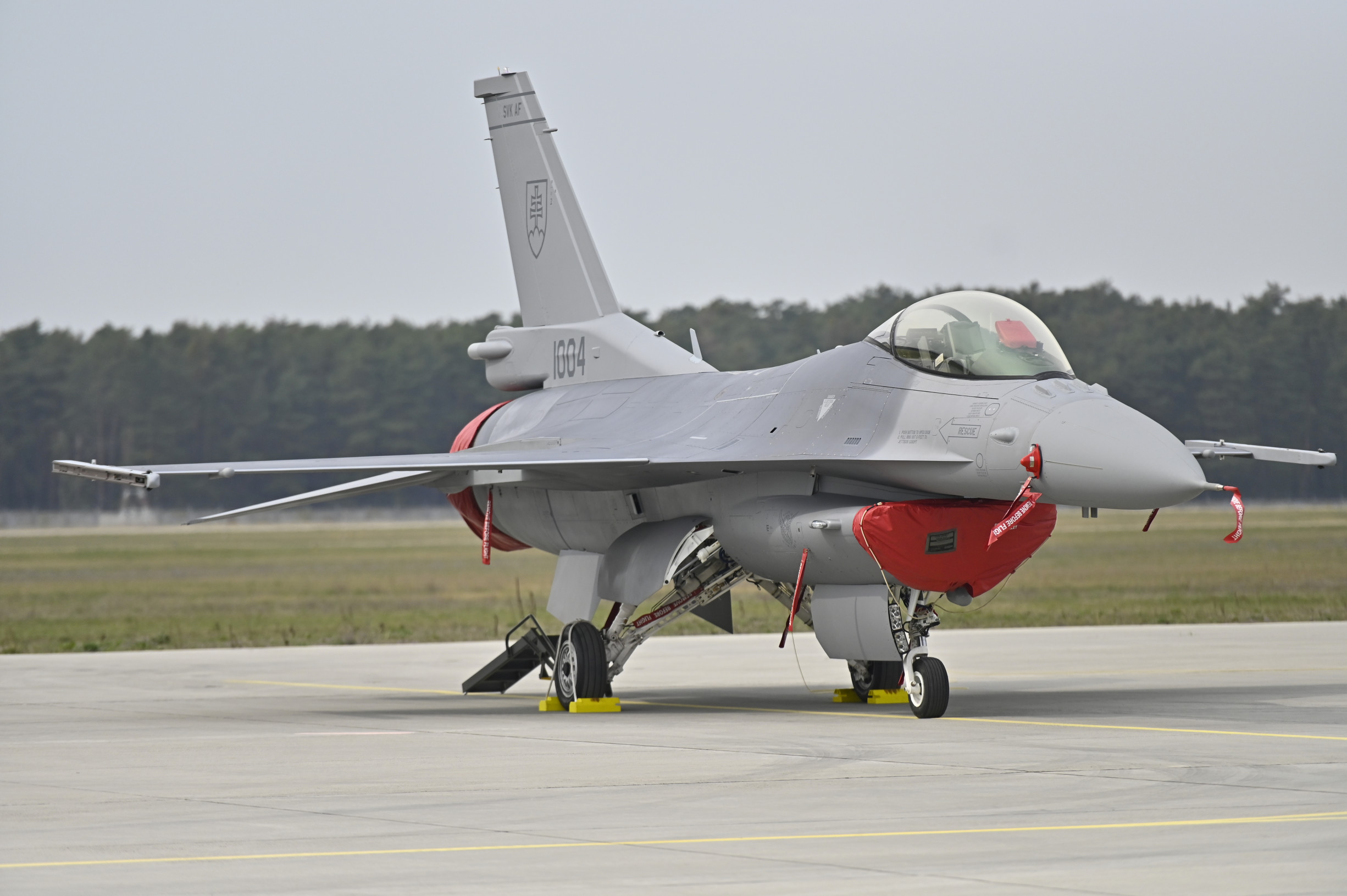 Nové slovenské lietadlá F-16 by zatiaľ na roje ruských dronov nestačili, prvé ostré lety plánujú na jar