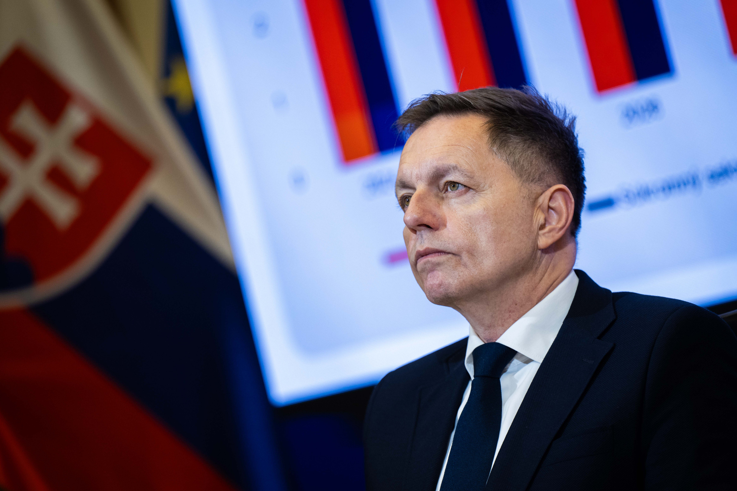 Ďalšej konsolidácii sa vyhnúť nedá. Môže za to aj slabý výber daní, odkazuje NBS