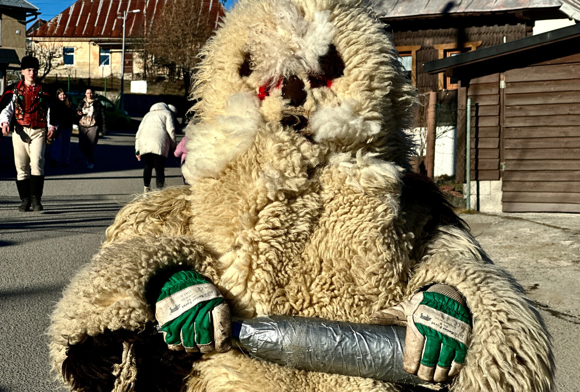 Hrôzostrašní Kubovia, vyľakané deti, drevený had a tradícia, čo nezakapala: fotoreportáž z Pastierskych hier