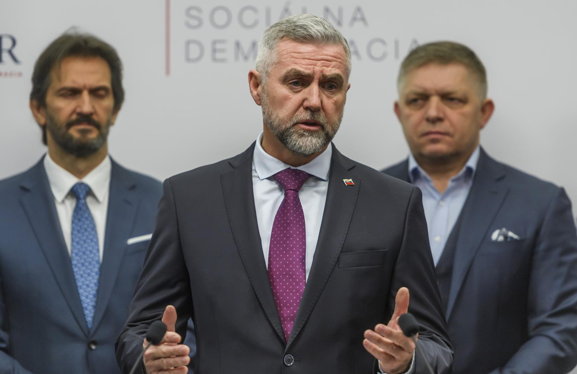 Lož a tvrdý útok: osvedčený postup dezinformovania SMER-SSD