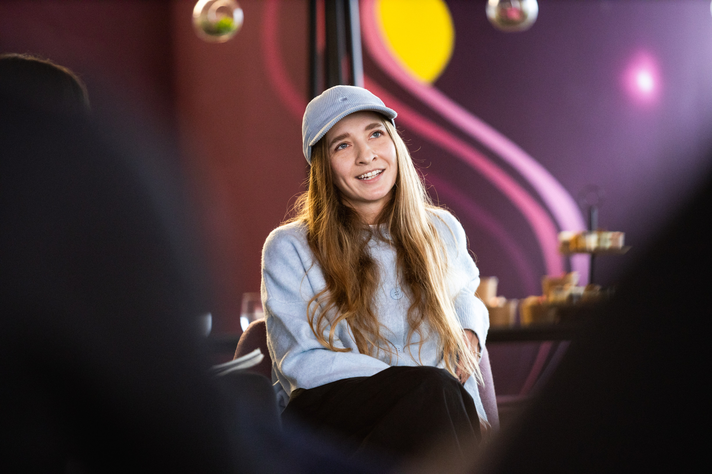 Negativita v politike je lákavá ako droga či reality show, no oberá ľudí o nádej, hovorí občianska aktivistka Bára Stárek