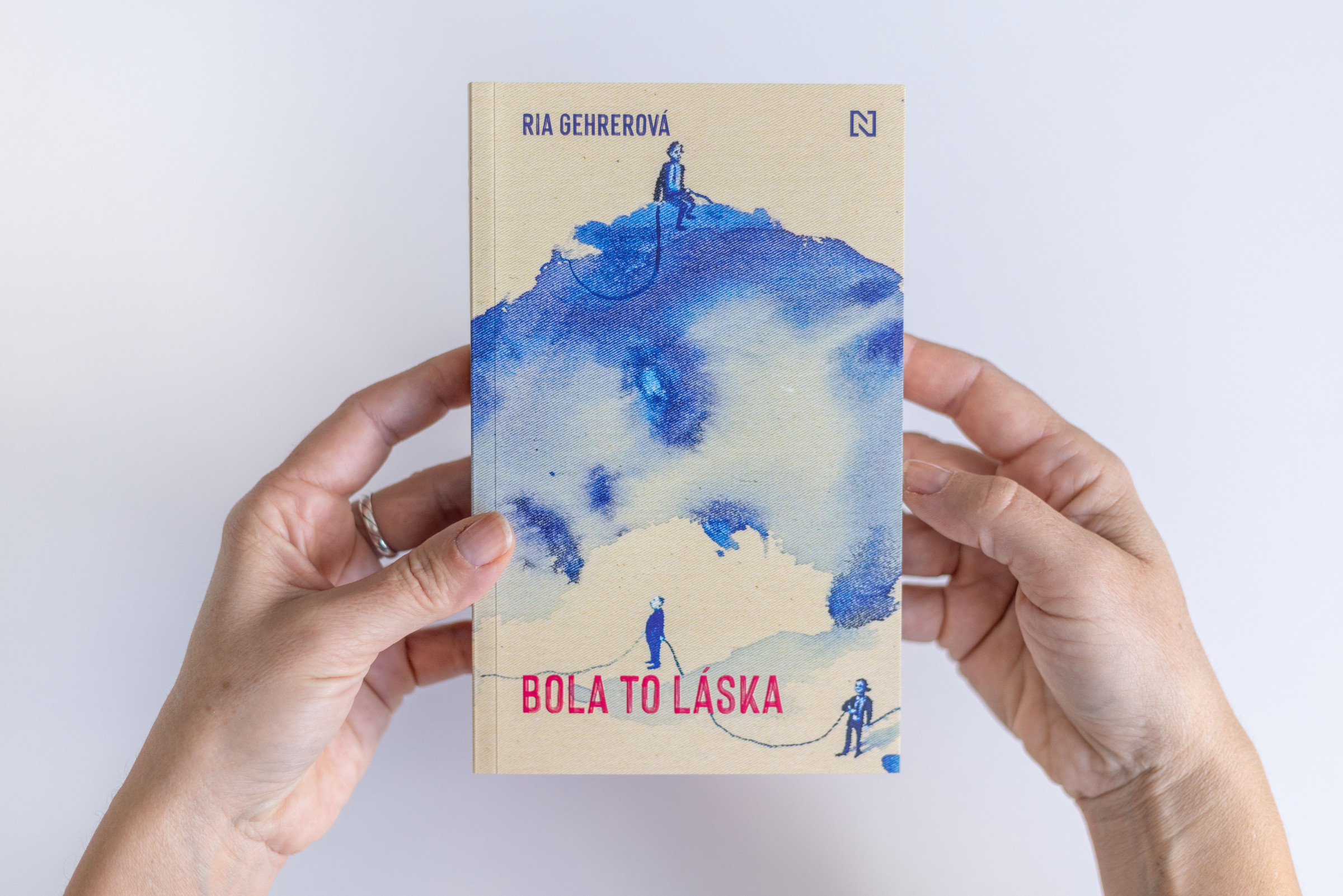 EKNIHA. Bola to láska