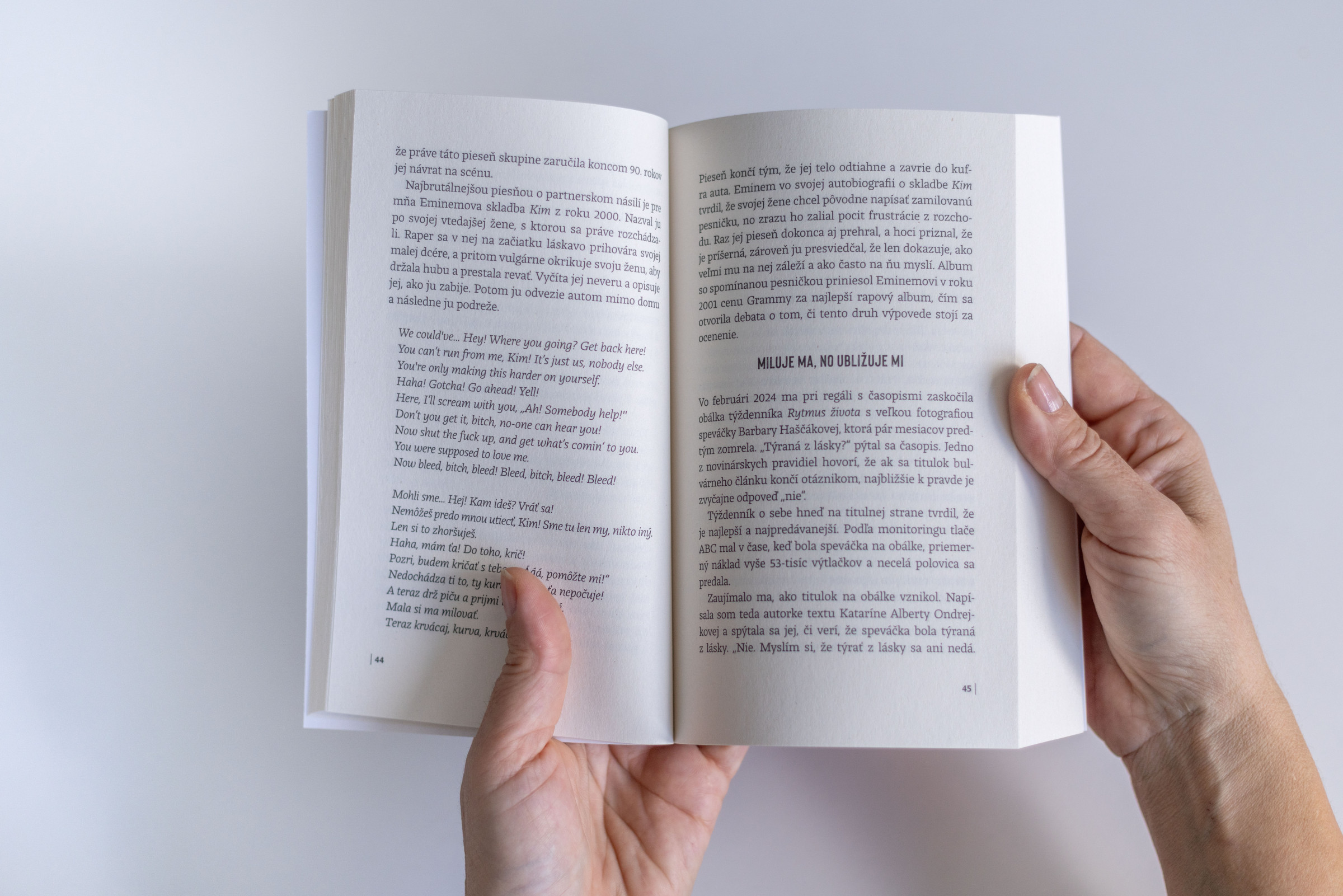 EKNIHA. Bola to láska