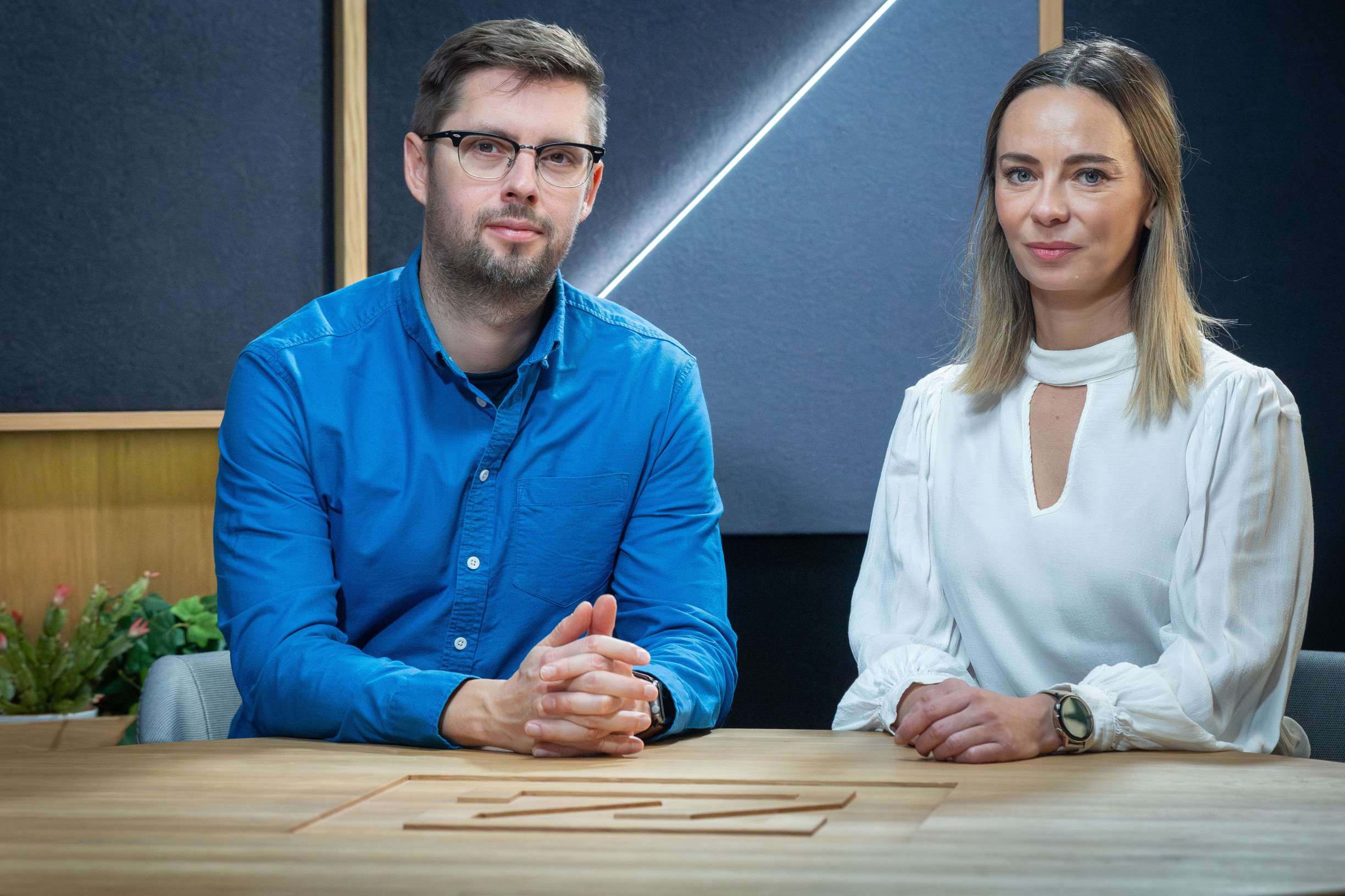 Premiér je nervózny, už nevie komunikovať témy pre ľudí. Politickí redaktori hodnotia rok 2025 (+ video)