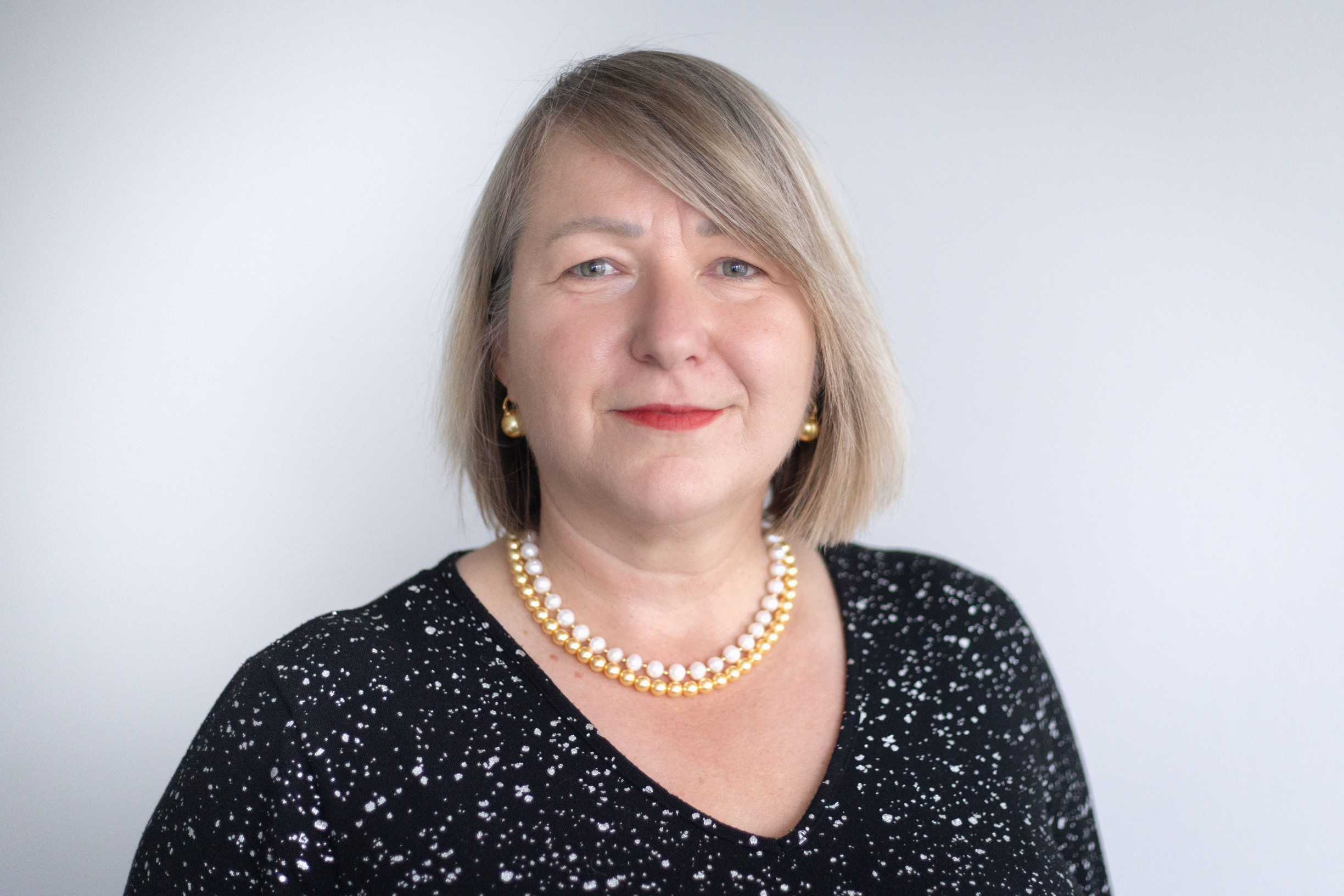 Neutrína nám môžu pomôcť vysvetliť, kam zmizla z vesmíru antihmota, hovorí fyzička, ktorá pracuje v novom podzemnom laboratóriu