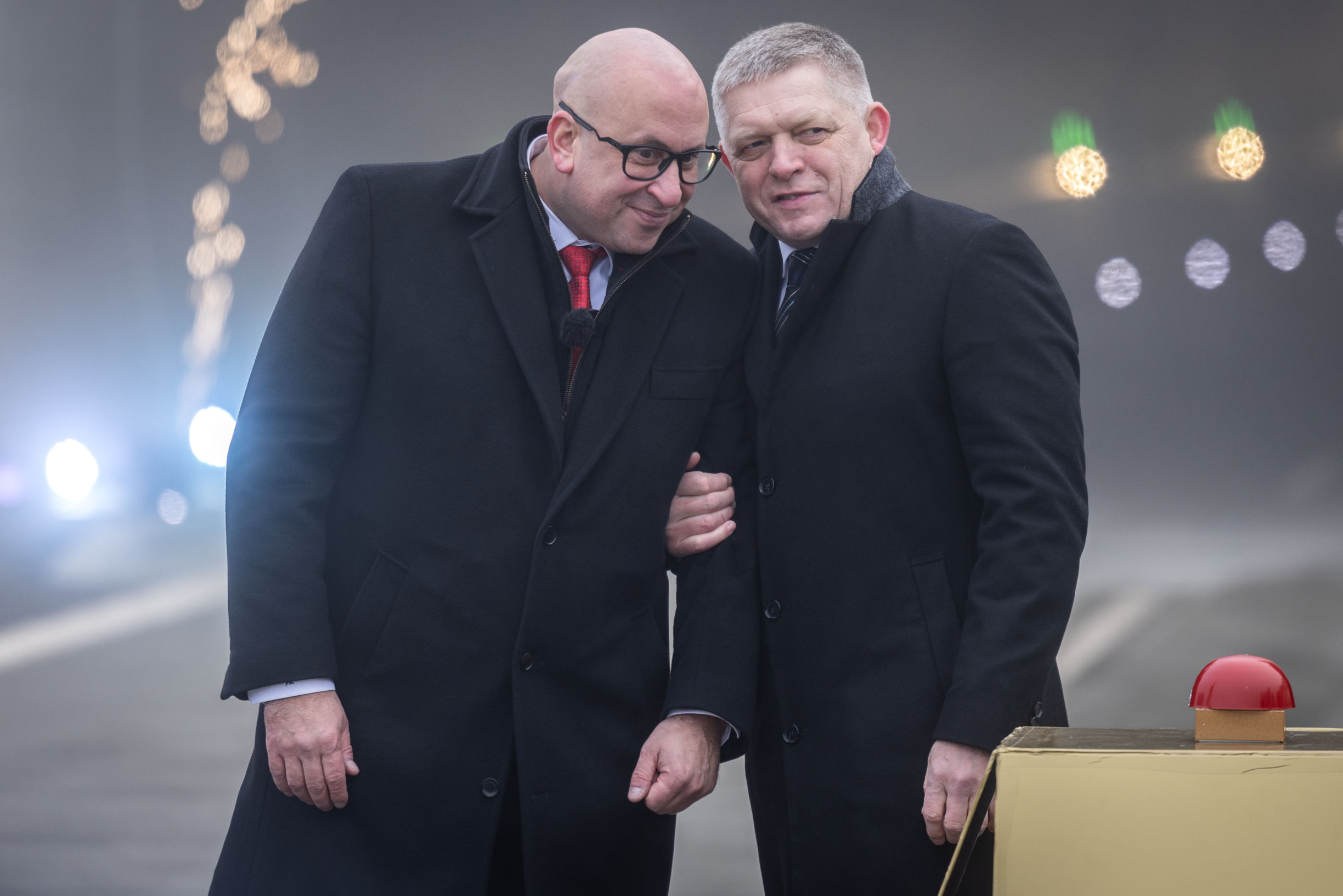 Ekonomický newsfilter: Fico sa úplne odbrzdil, zlikvidovať chce už aj Úrad pre verejné obstarávanie