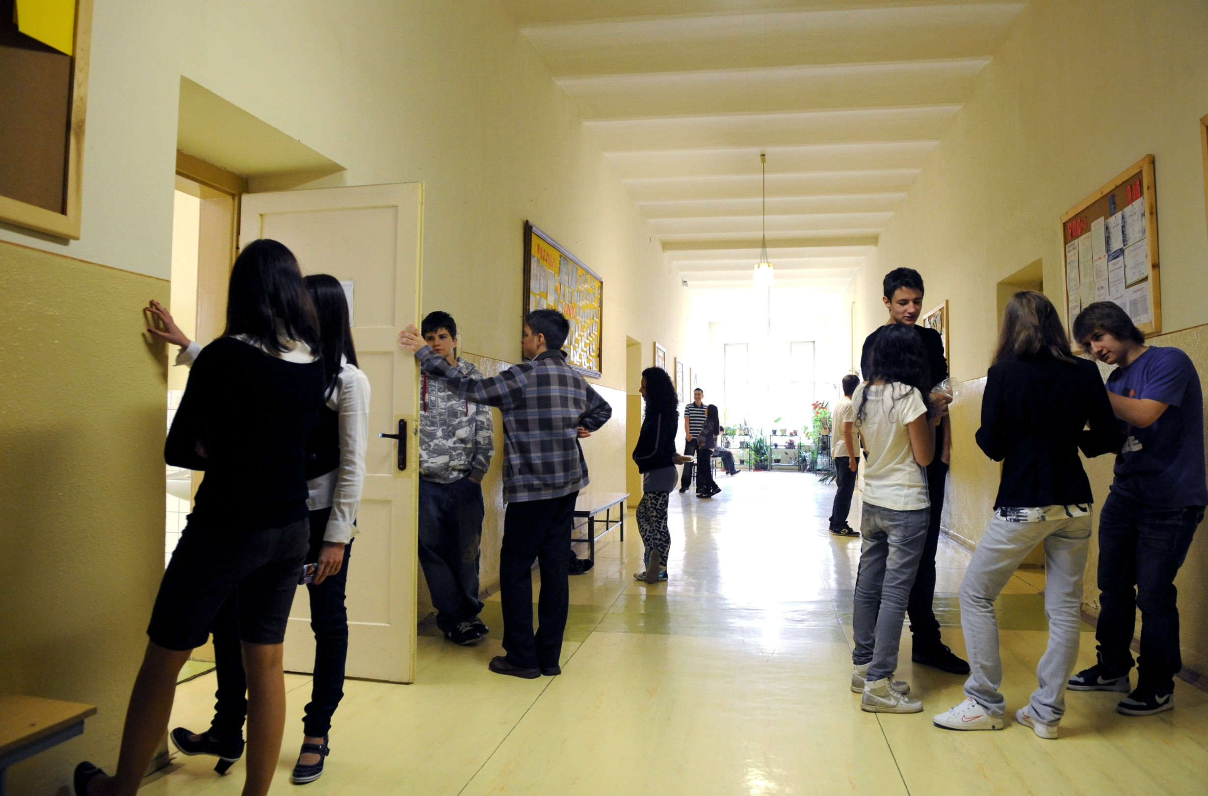 Jednotné prijímačky na stredné školy zvýšia tlak na mladých ľudí a&nbsp;môžu prehĺbiť sociálne rozdiely medzi žiakmi