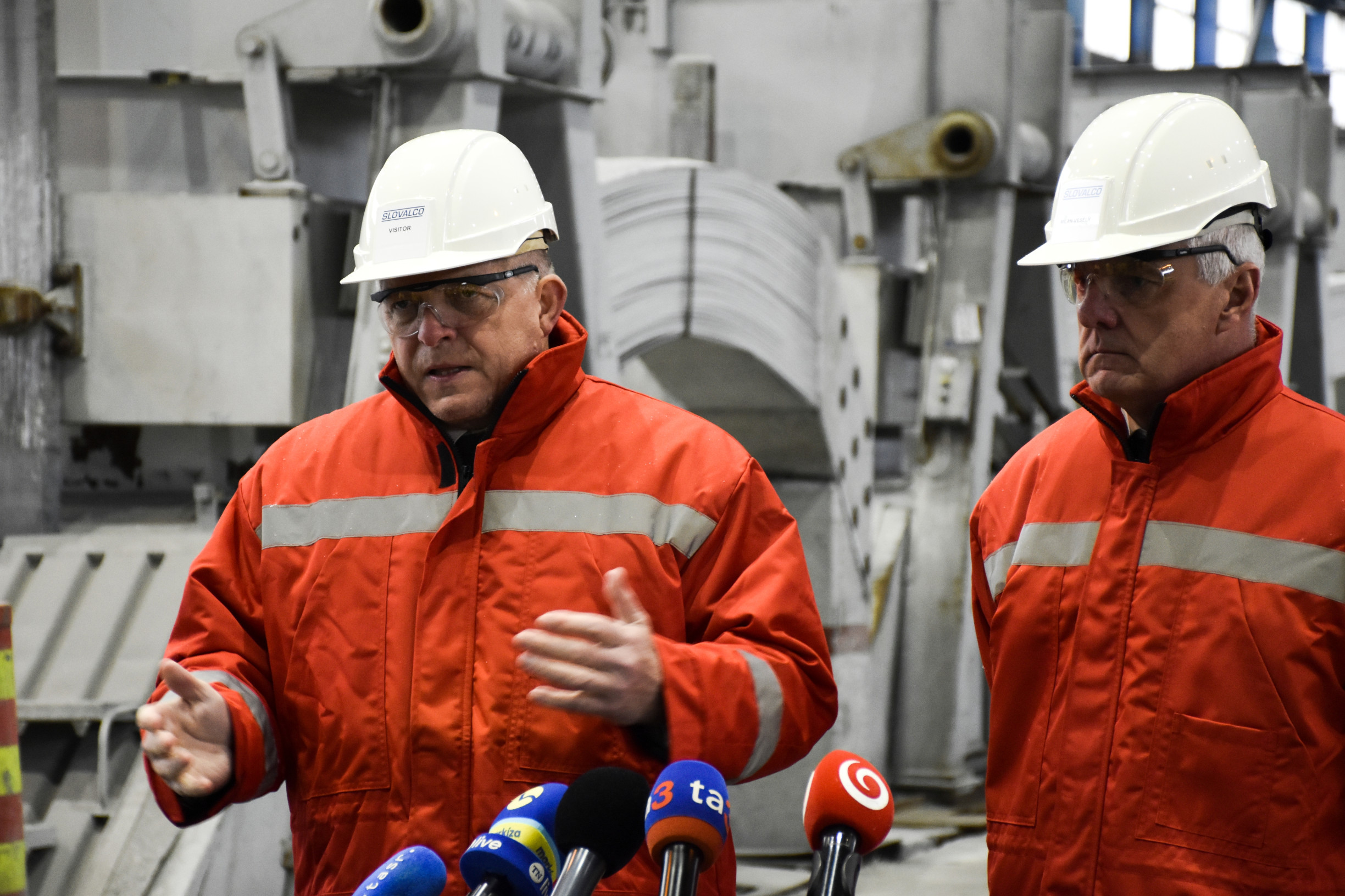 Fico chce oživiť hlinikáreň Slovalco, sľubuje jej dotovanie elektriny, tá je však lacnejšia než v čase útlmu fabriky