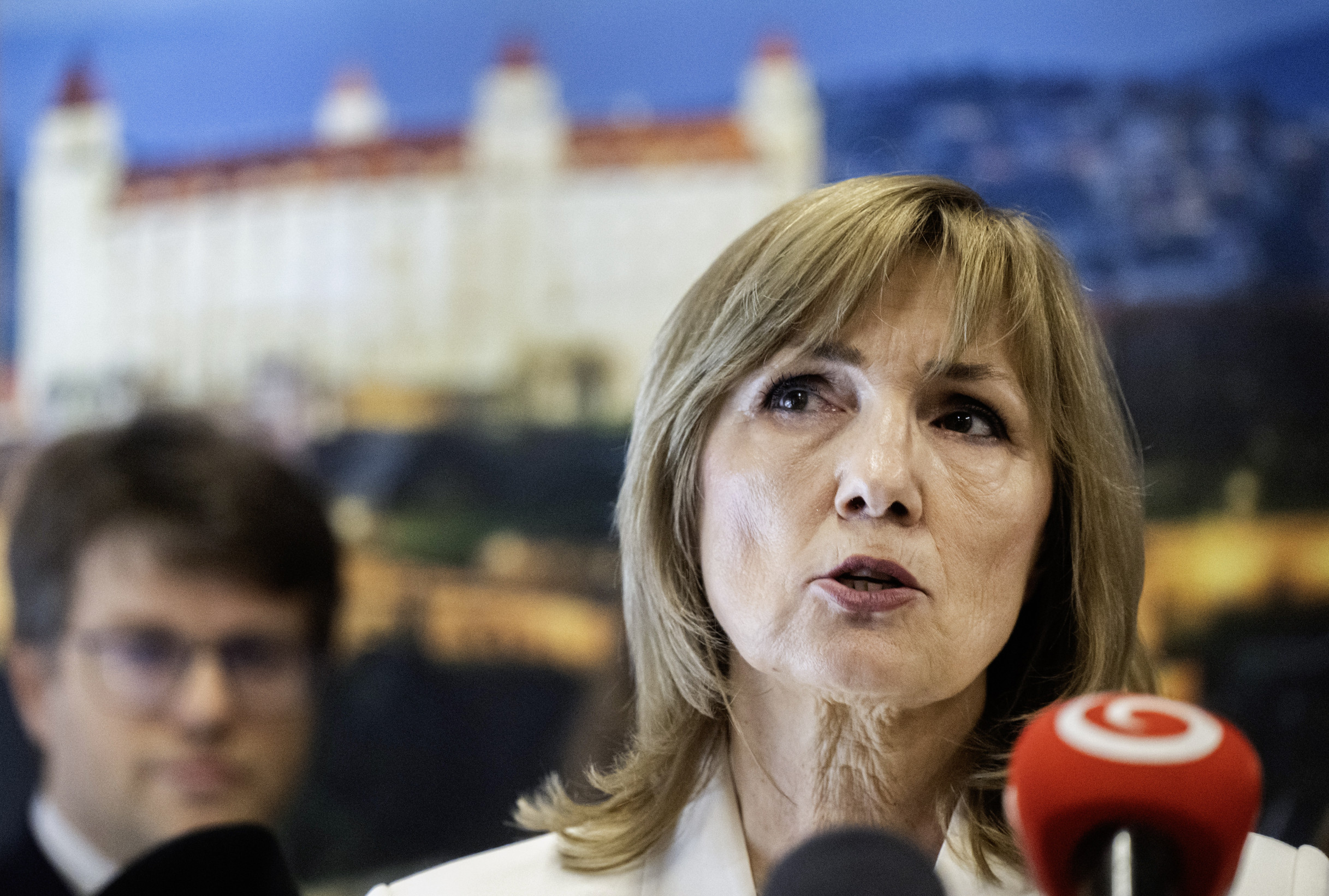 Dana Čahojová chce byť hlavnou vyzývateľkou Valla. Za najväčšiu výzvu považuje zastavenie zadlžovania Bratislavy