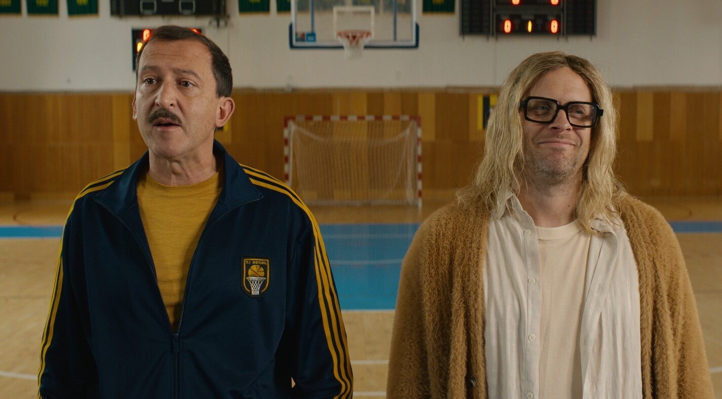 Crazy komédia môže byť nekorektná a zároveň ľudská. Podarilo sa to Dream Teamu?