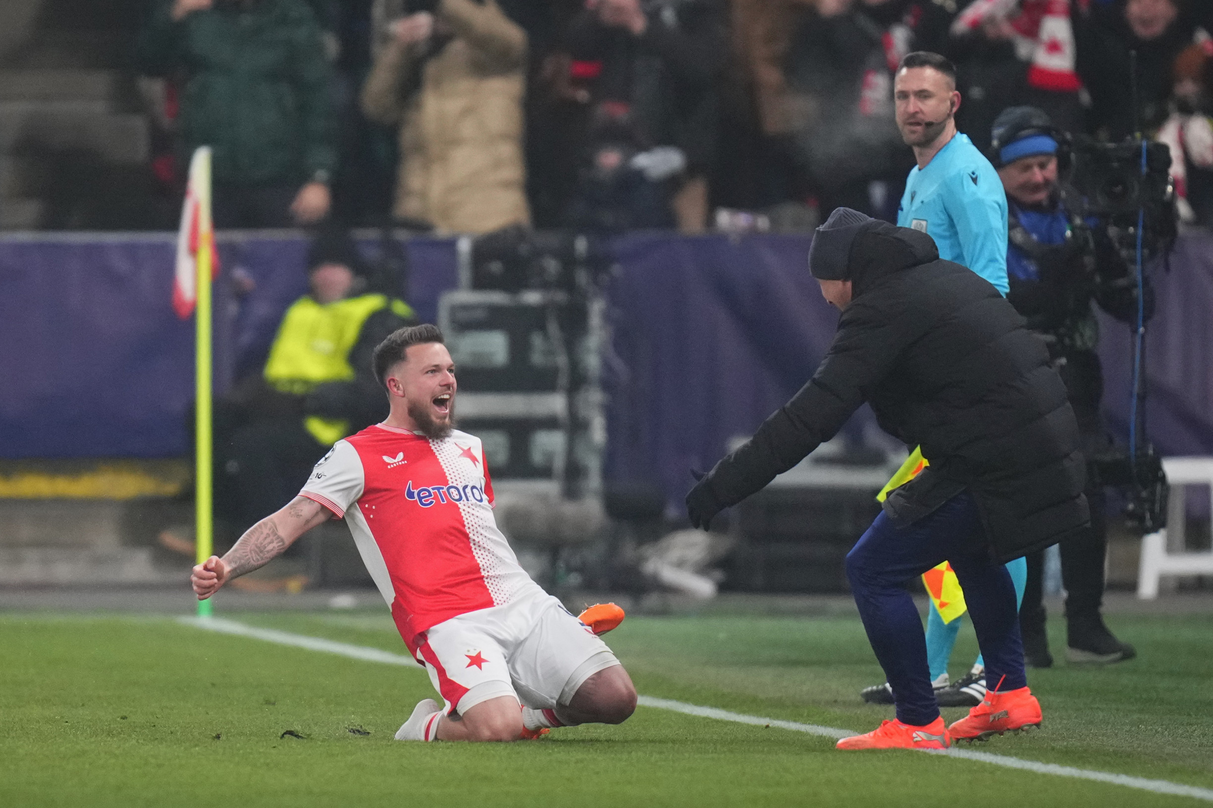 Slovan nemôže mať lepší vzor ako Slaviu. A to nielen pre odvahu, ktorú ukázala proti Barcelone