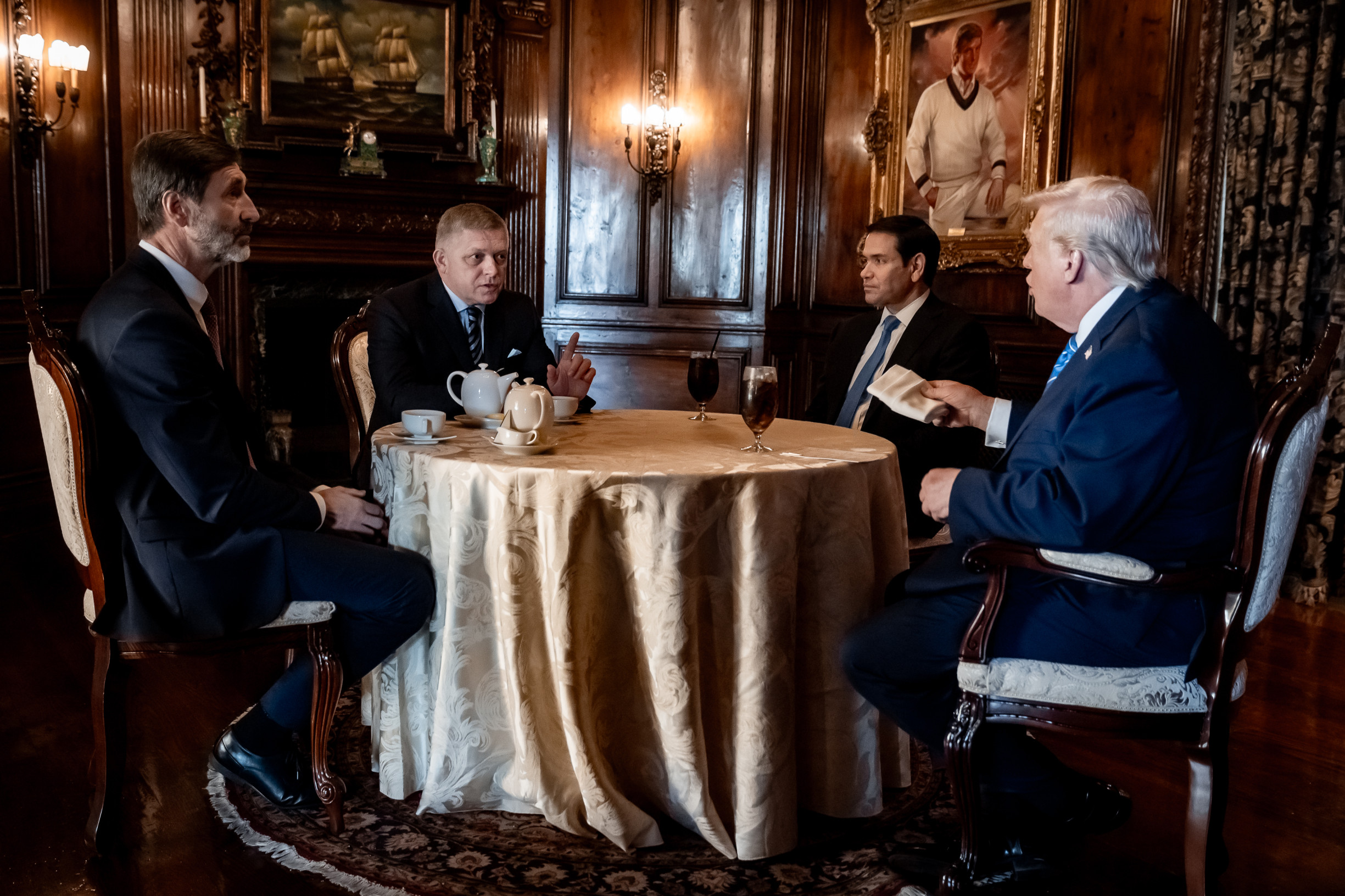 Reakcie na Fica u Trumpa: Korčok hovorí, že zradil záujmy Slovenska, Danko sa o jadrovej dohode dozvedel z médií