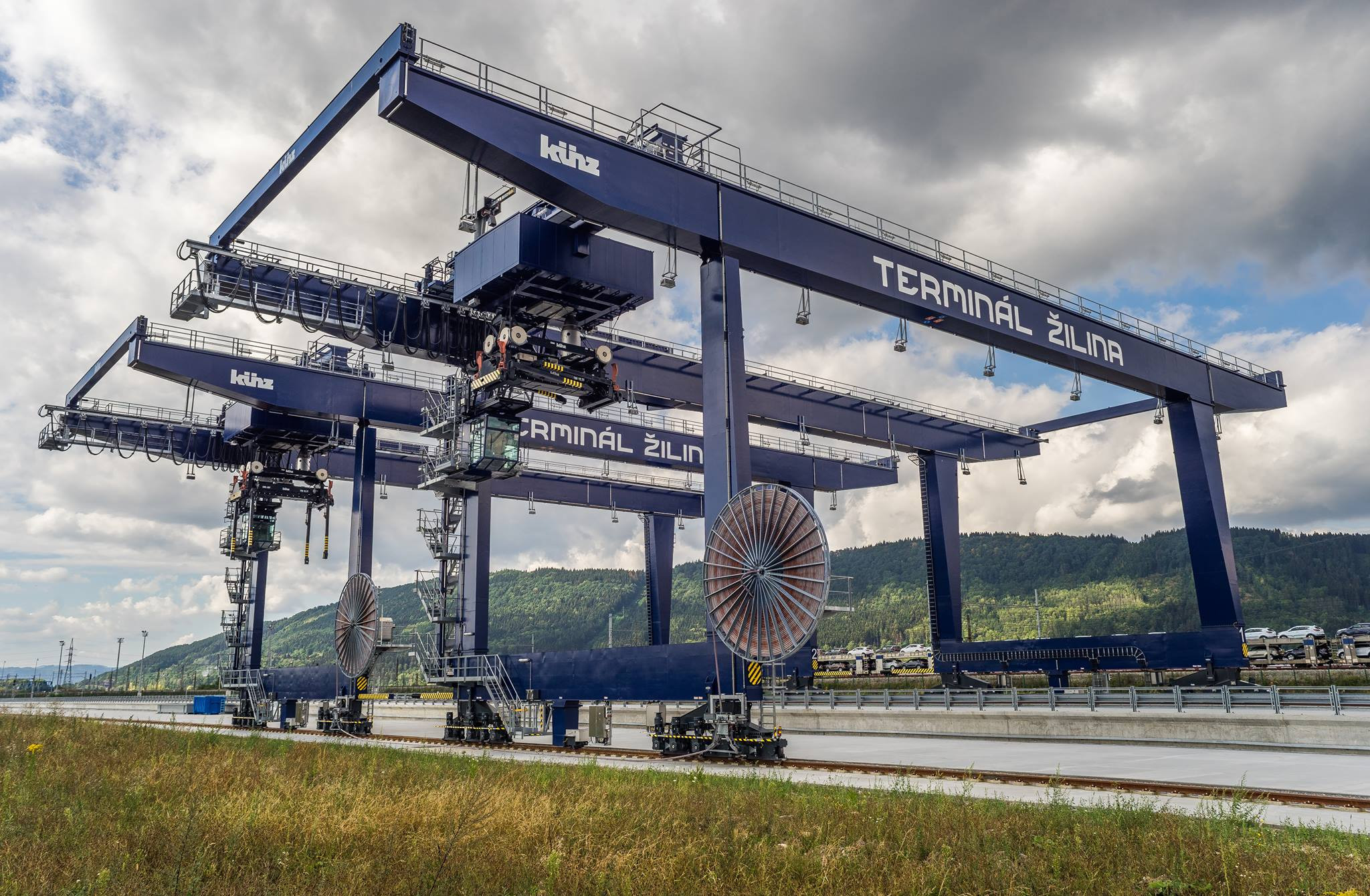 Rakúski výrobcovia žeriavov rozšíria východoslovenský závod a prijmú vyše 200 ľudí