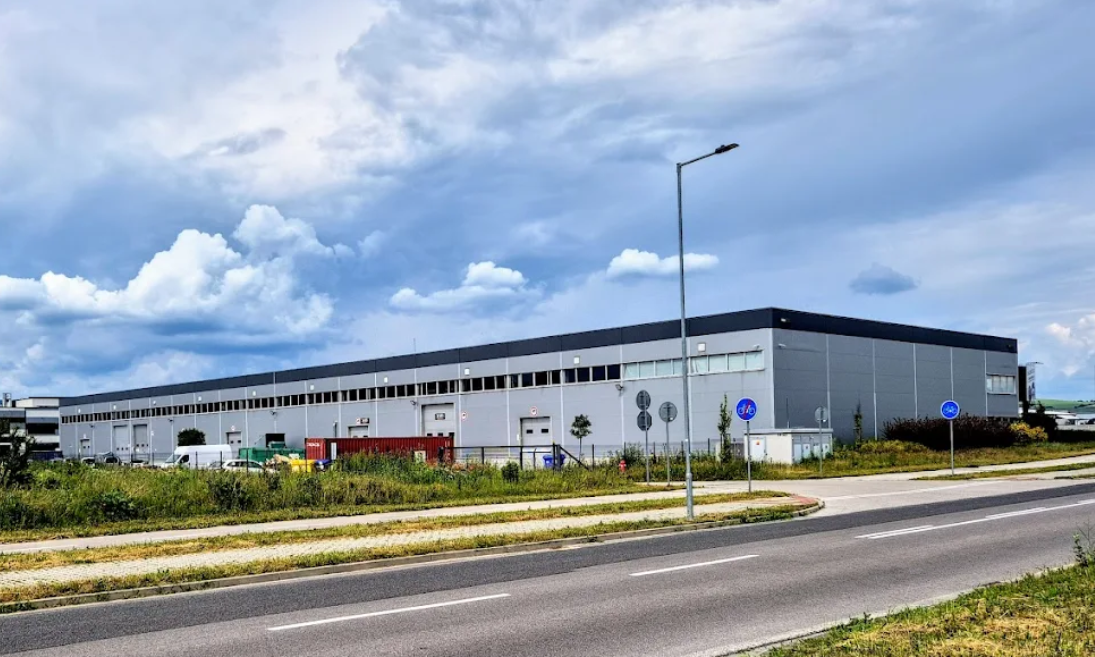 Slovensko prichádza o nemeckého investora, ktorý posiela do konkurzu svoju trenčiansku fabriku