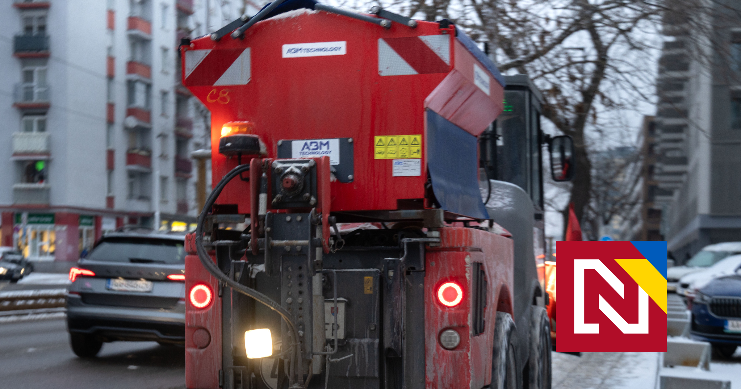 Slippery Conditions in Bratislava: Snow and Salt Damage Shoes & Paw Pads Slippery Conditions in Bratislava: Snow and Salt Damage Shoes & Paw Pads