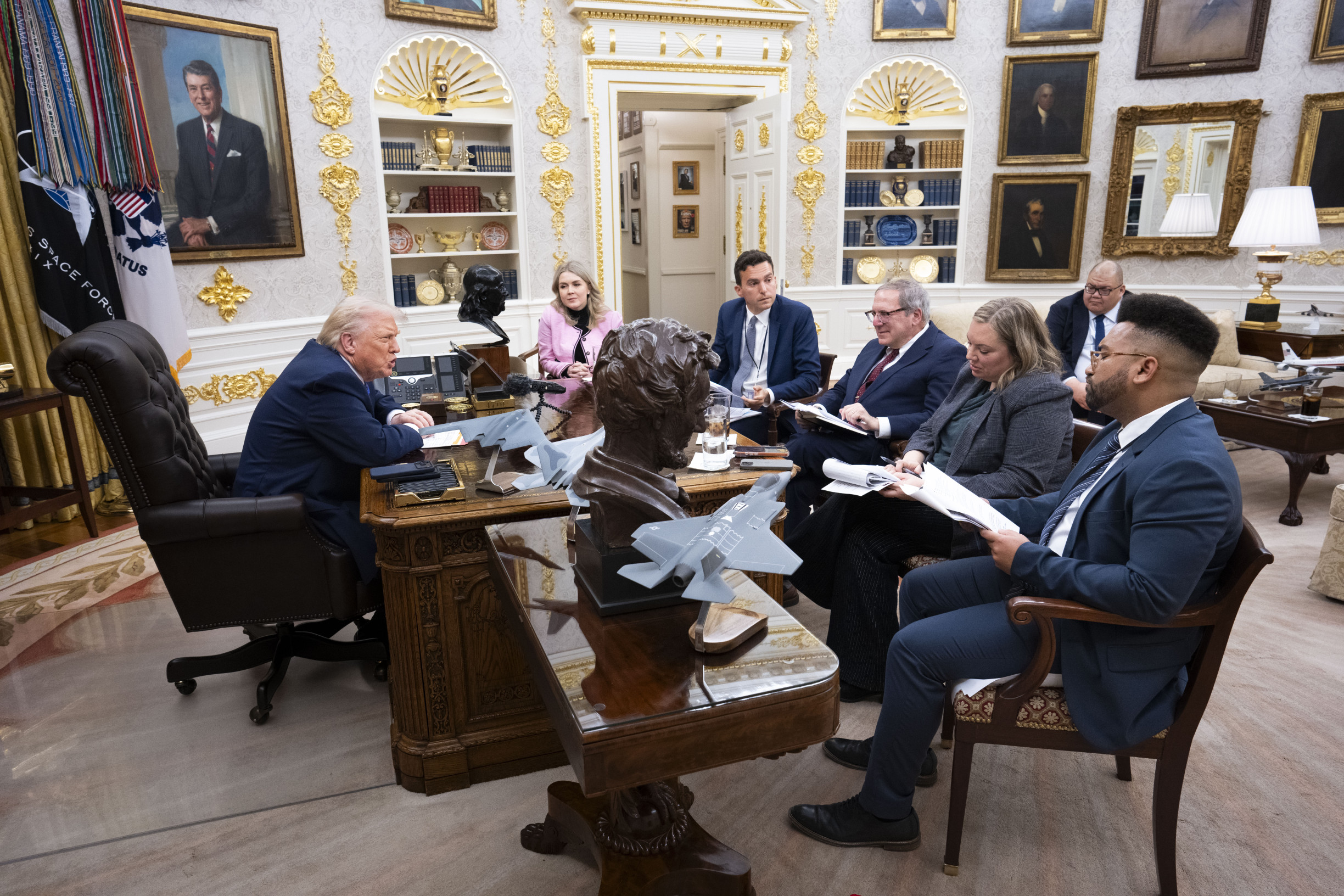 Namiesto demokracie chcel hovoriť o tanečnej sále. Ako vznikal rozhovor s Trumpom (čítanie z The New York Times)