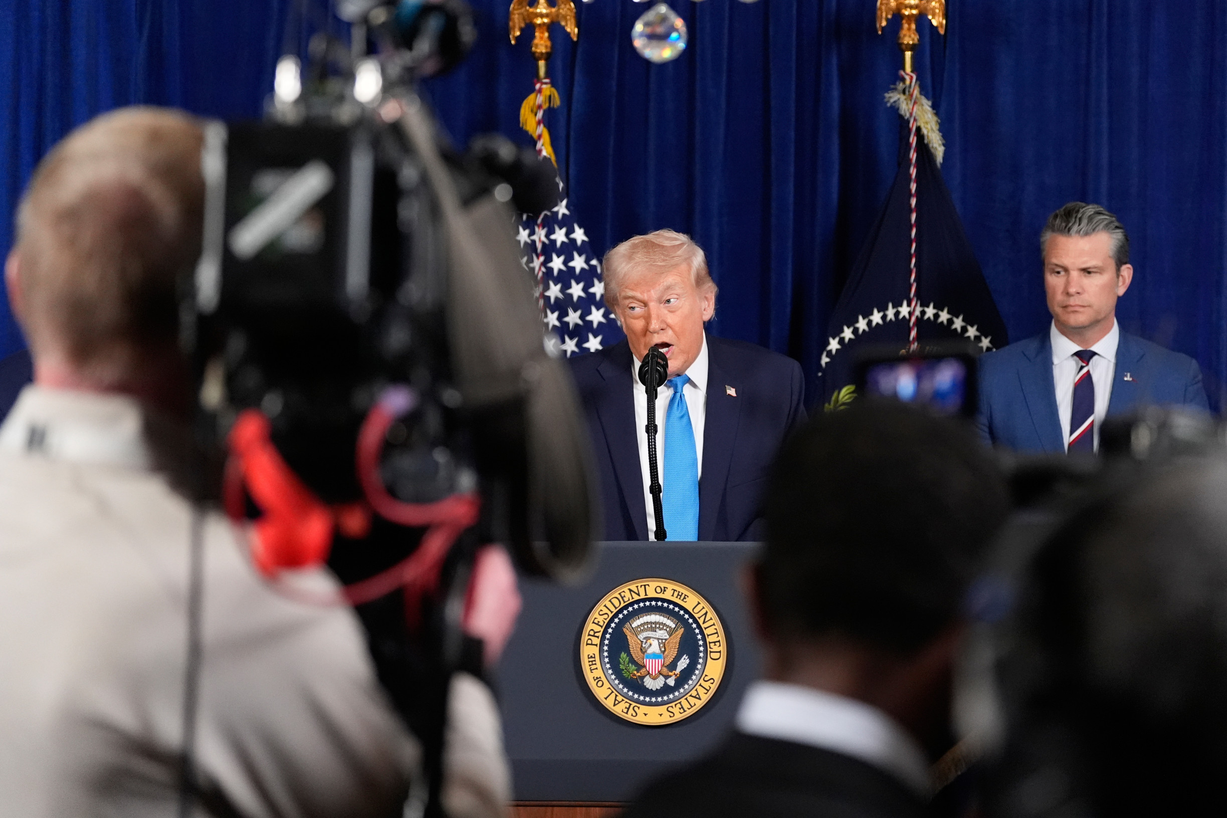 Útok na Venezuelu preveril médiá: Mlčali, hoci o ňom vopred vedeli, zjemňovali slovník a bojovali s AI obsahom