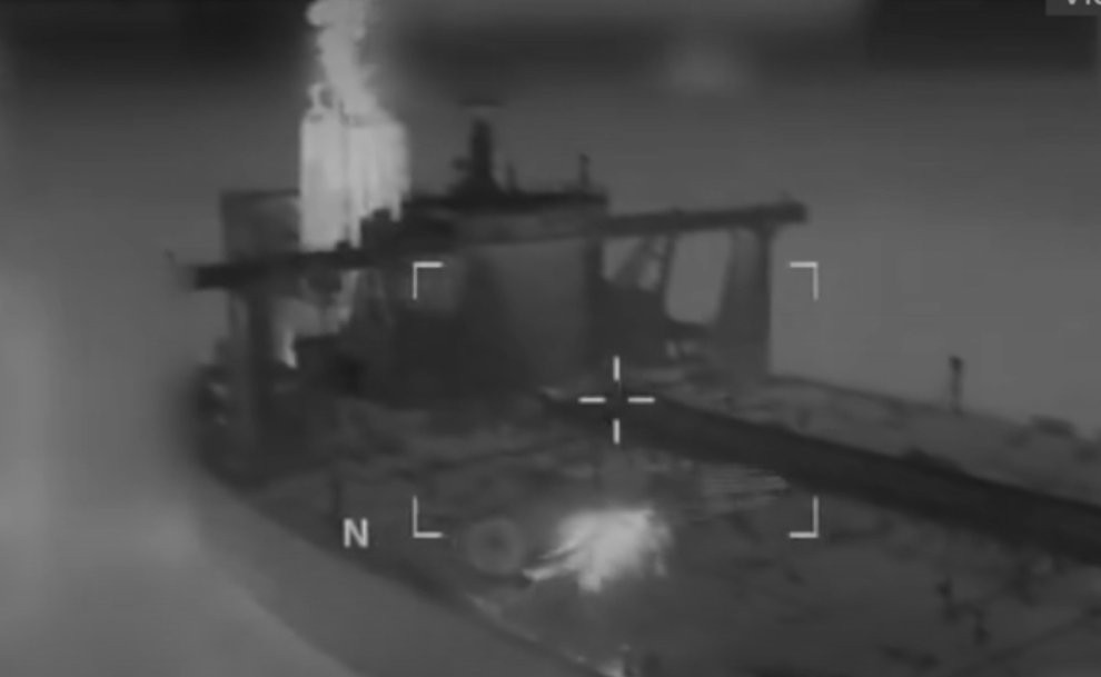 Pri úteku z Venezuely loď zmenila meno a na palubu nakreslili ruskú vlajku. Čo vieme o tankeri, ktorý zajali Američania