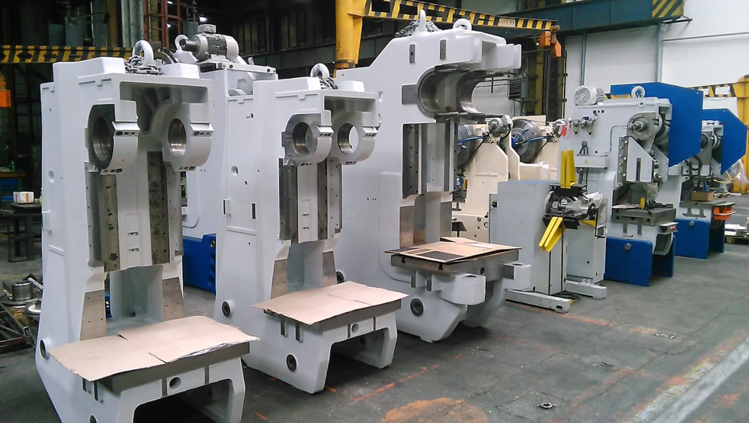 Prevaha krachov nad novými investíciami pokračuje. Končí aj trnavský výrobca technológií na obrábanie kovov Toma