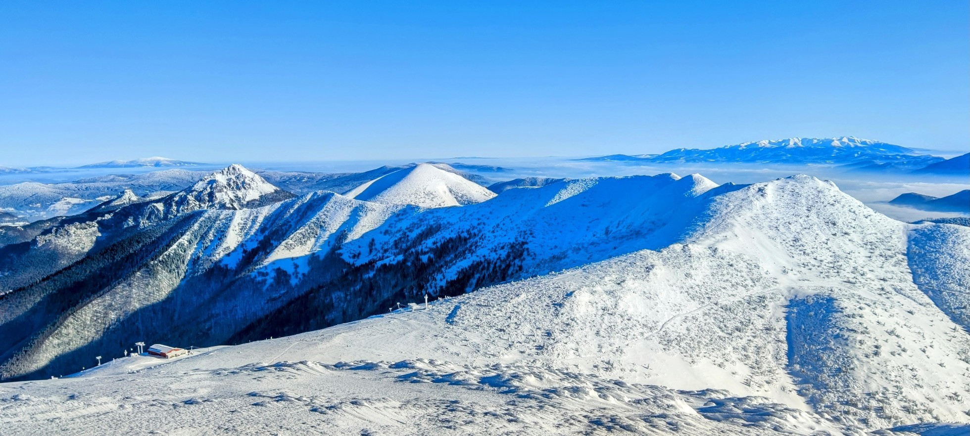 Zimná turistika: vybrali sme šestnásť najkrajších výhľadových vrcholov po celom Slovensku