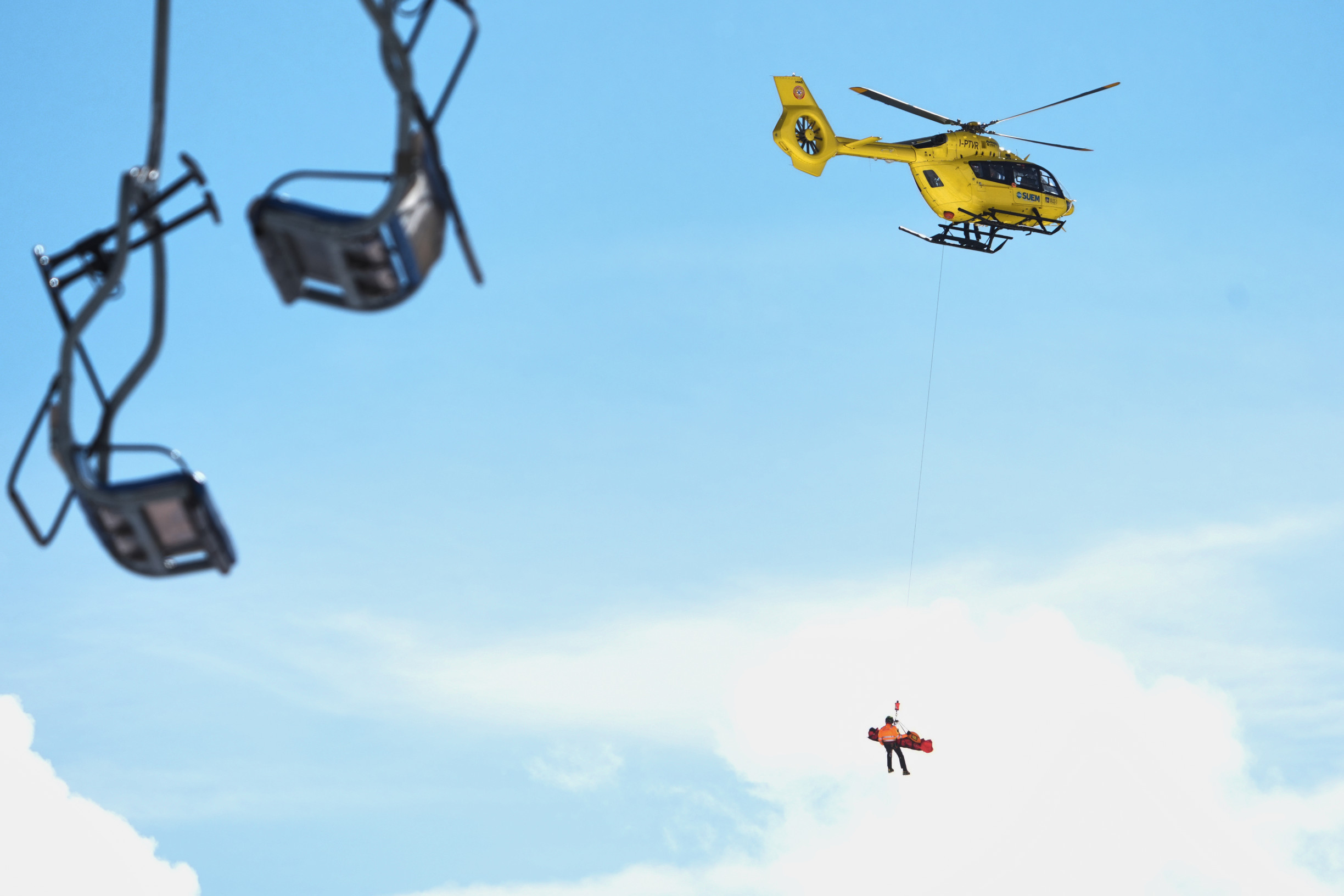 2. deň ZOH: Vonn s novinárom si najprv odkazovali, prečo lyžuje zranená. O deň neskôr spadla a možno ukončila kariéru