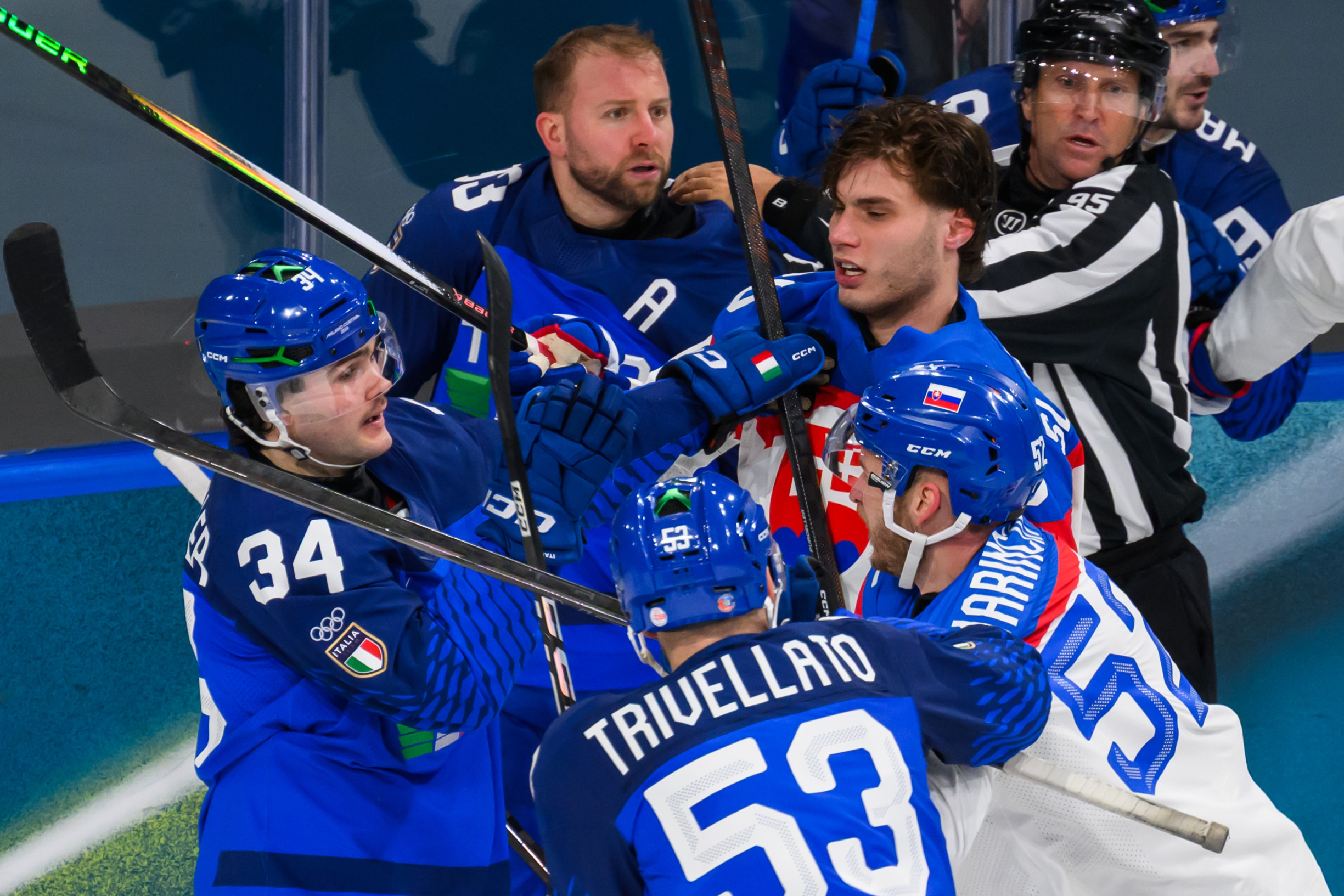 Slafkovskému sa nepáčili chyby ani štadión: Som zvyknutý na väčšie arény