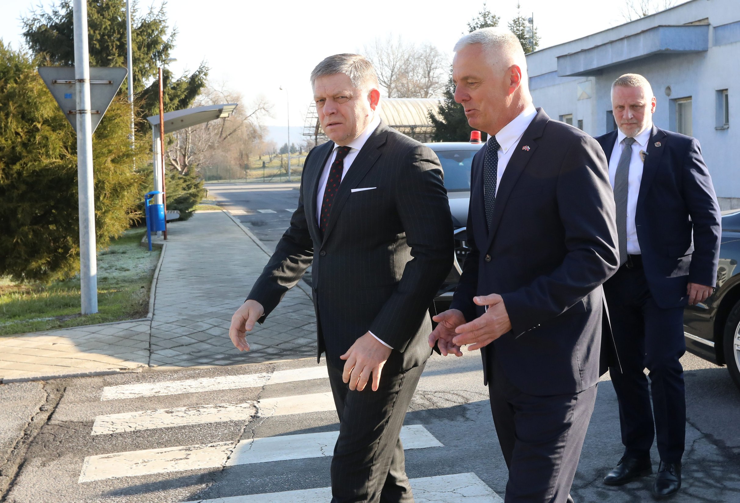 Náš premiér vždy nájde milióny aj pre bohatých