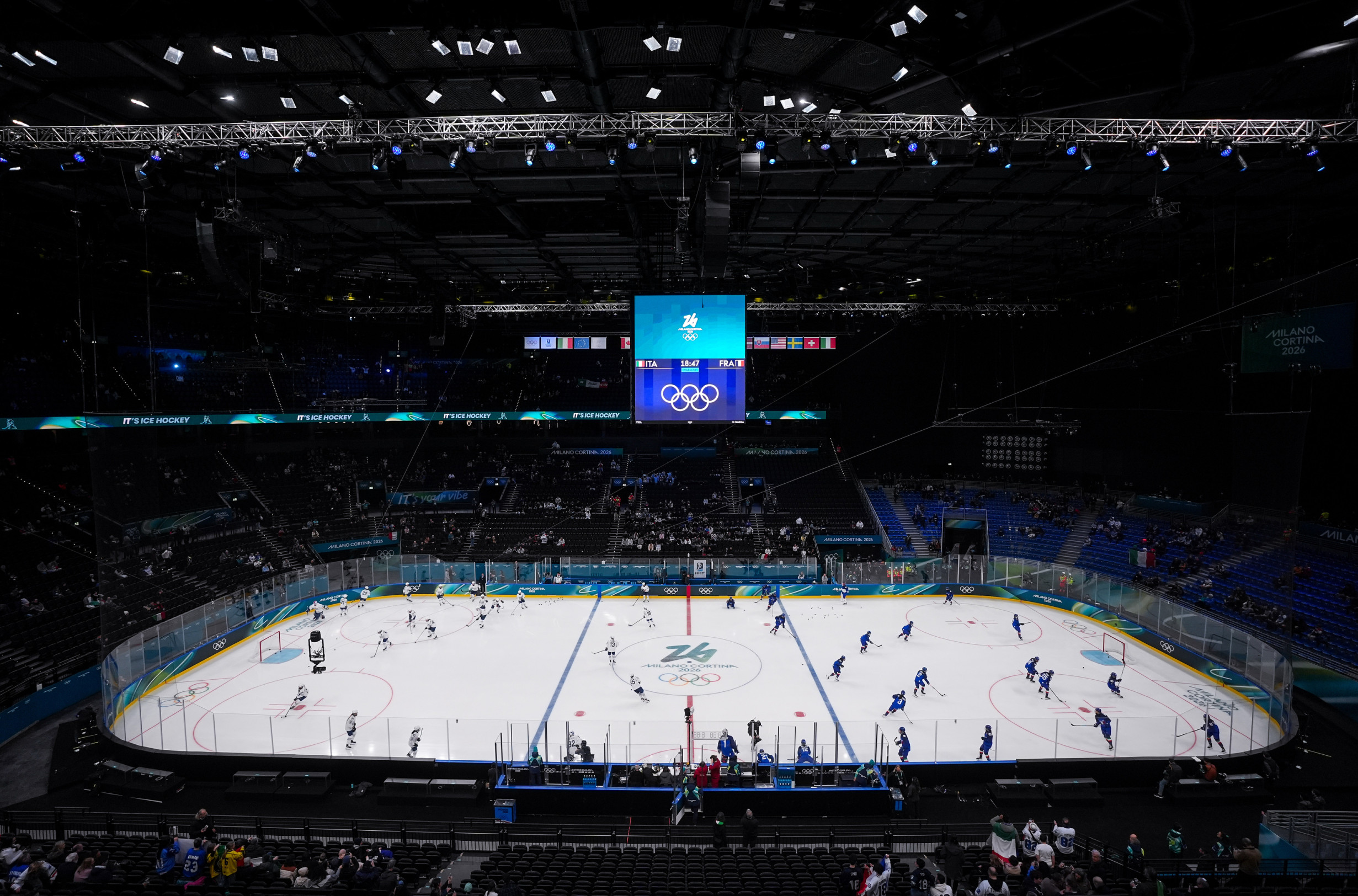 Niečo na nás kvapkalo a všelikde sa ešte nájde stavebný odpad. Milánska aréna je však menšou témou, ako sa čakalo