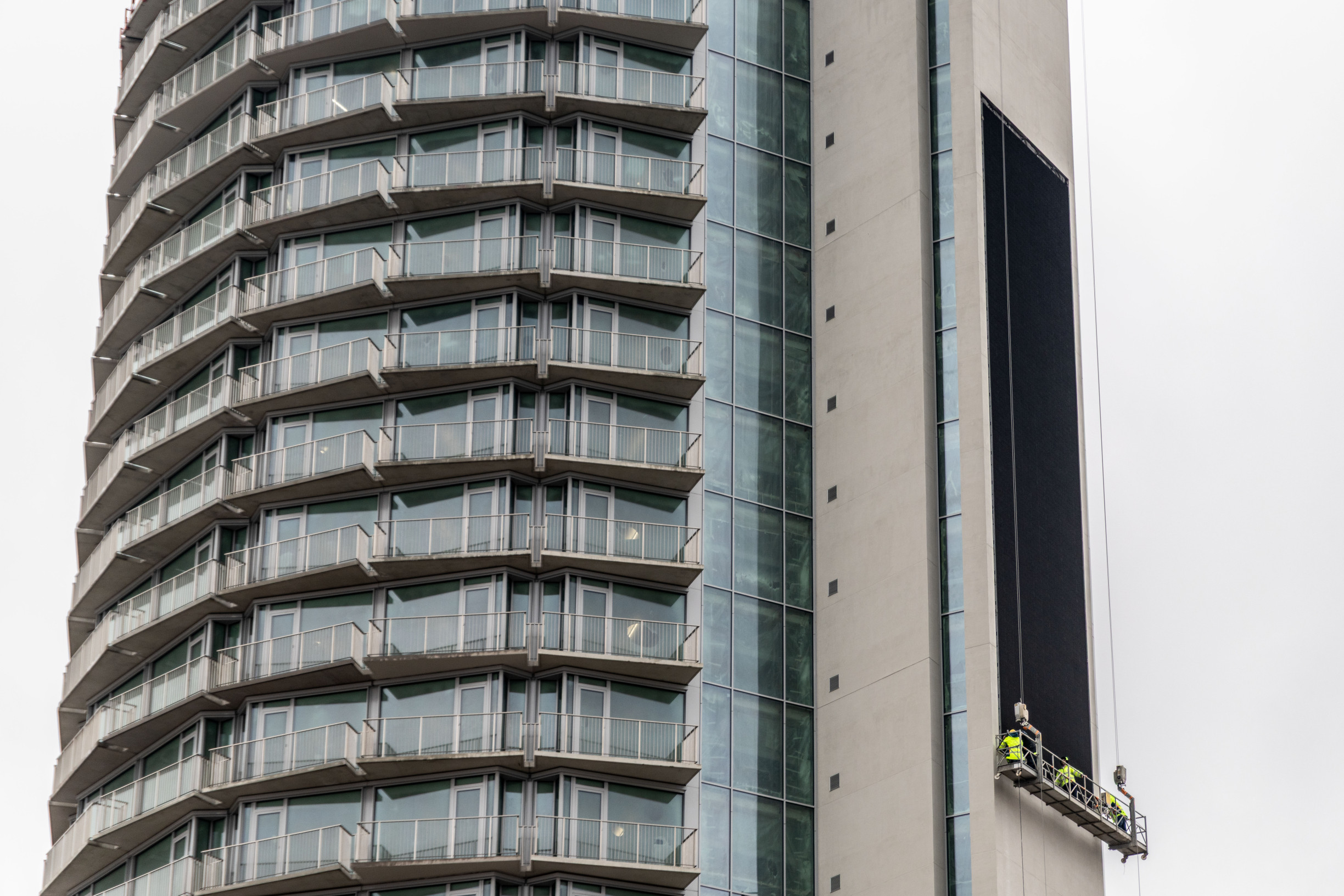 Primátor Vallo kritizuje LED obrazovku na budove ministerstva obrany: Je v&nbsp;rozpore s&nbsp;územným plánom