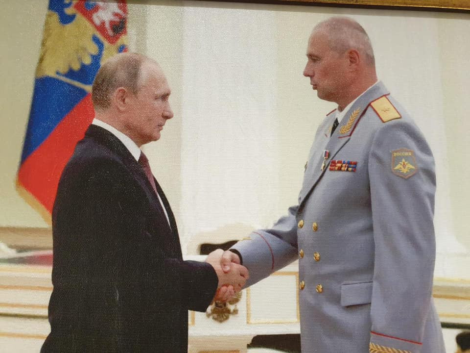 Rusi podľa supervyjednávača GRU natočili akčný film. Teraz tajomný Zorin dohaduje mier v&nbsp;Abú Zabí