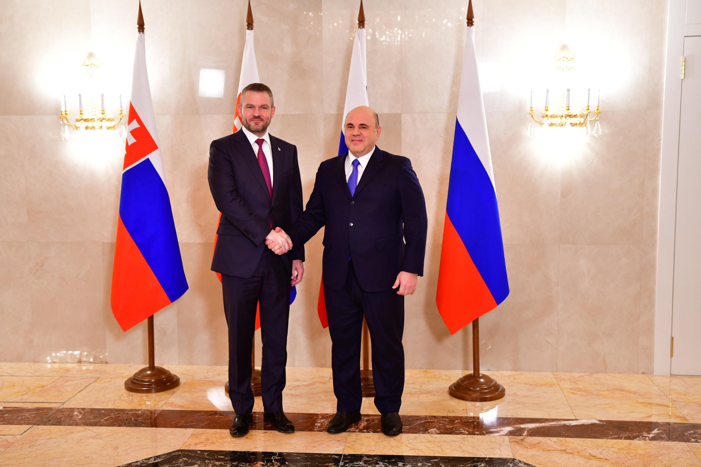 Szijjártó vybavoval u Lavrova cestu Pellegriniho do Moskvy pred voľbami 2020, ukázal prepis uniknutého rozhovoru