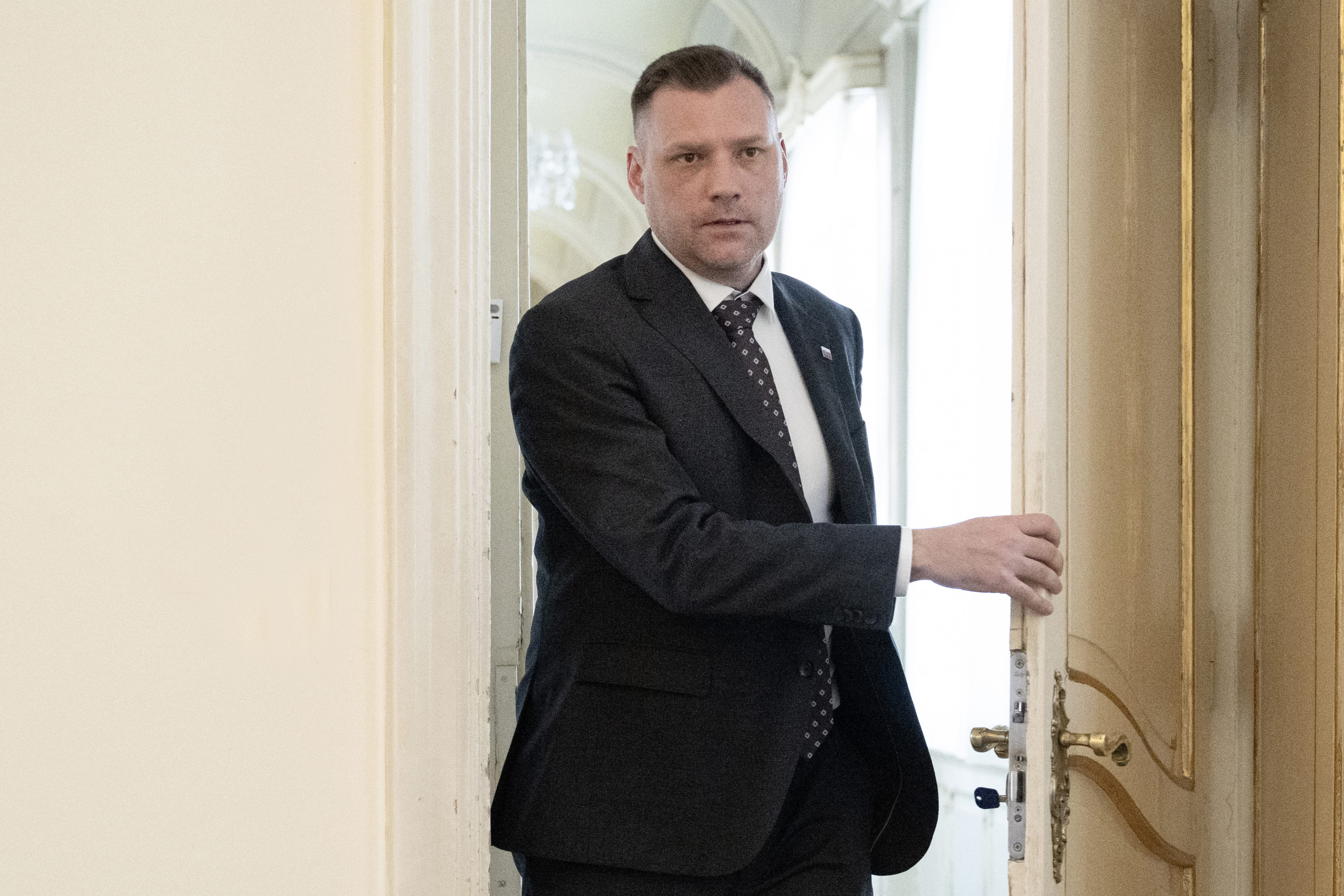 Baterkáreň v Šuranoch podľa Tarabu nebude. Už montujeme fabriku, tvrdí investor