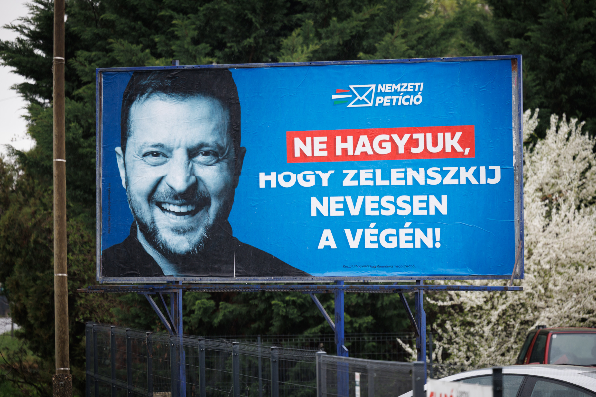 Marketéri o poučeniach z maďarskej kampane: Váhu majú domáce témy a umenie predať energiu z terénu