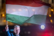 Bude Péter Magyar nosiť šál s Veľkým Uhorskom? Analytik očakáva skôr zdravé vlastenectvo