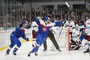 Hrali ako dospelí. „Bezmenná“ osemnástka je vo finále, prevýšila Slafkovského a Dvorského generácie