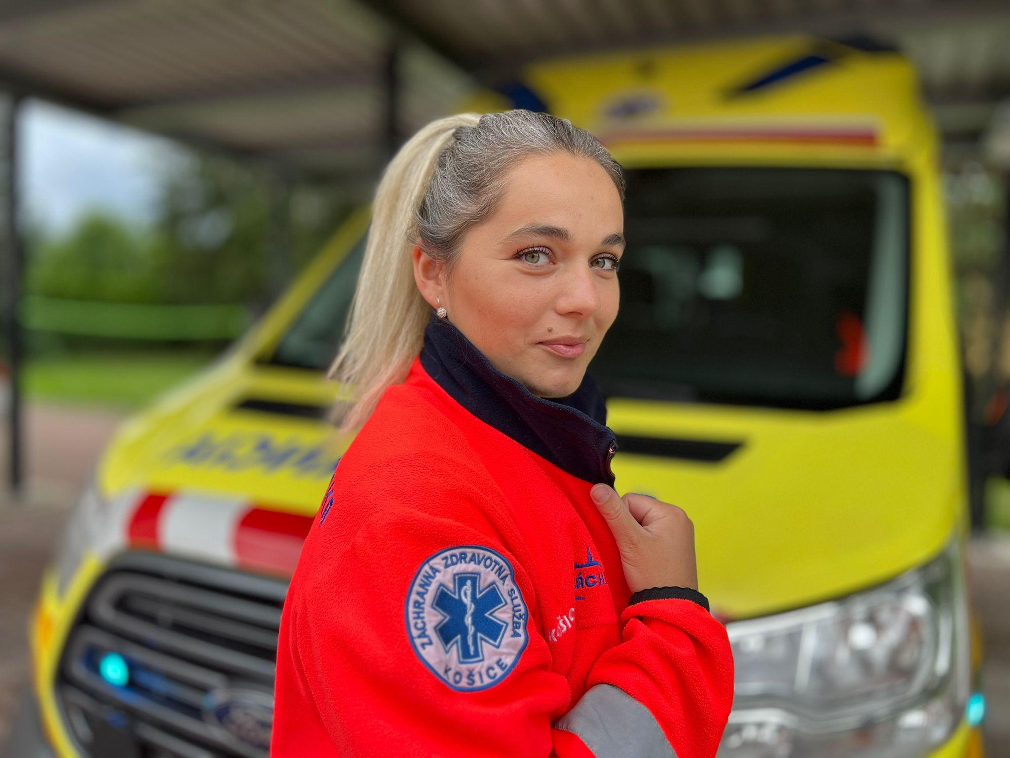 Za nevoľnosť sa už neobviňujem. Tehotné by mali poznať úľavovú polohu a nehanbiť sa zavolať si pomoc, hovorí záchranárka